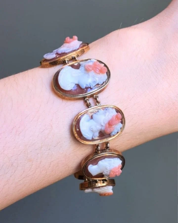 An antique cameo bracelet, designed as a series of nine graduated sardonyx portrait cameos, bezel set in gold. English circa 1840. Available @simonteaklejewelry #antiquecameo #antiquecameobracelet #georgianjewelry #simonteaklejewelry #simonteakleavai