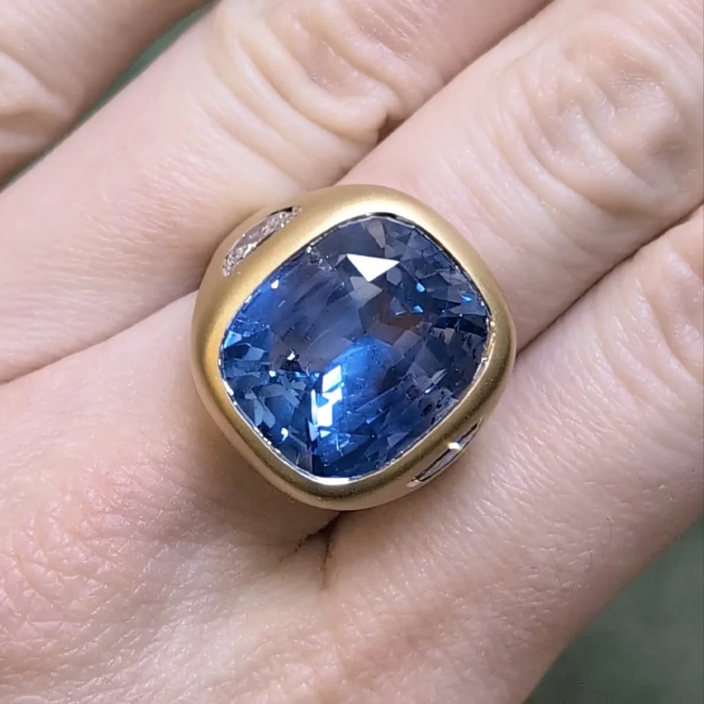 7038 - Sapphire Ring Model.jpg