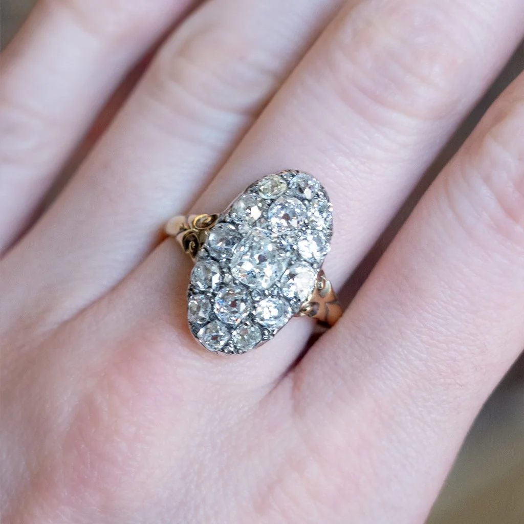 7059 - AntiqueDiamondClusterRingModel.jpg