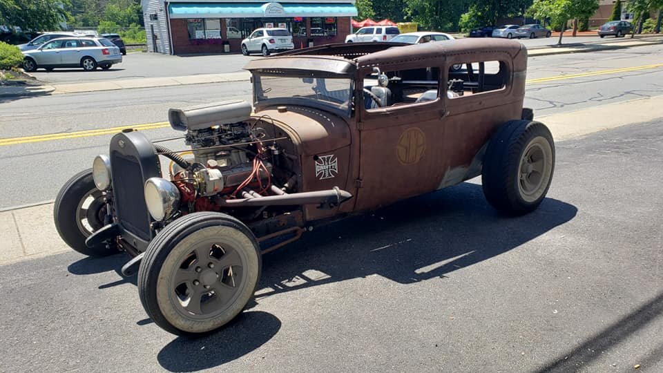 SOLD to NH - 1932 Ford RAT ROD - 350 Chevy, 700R4 trans, Ford 9" rear - how cool is this?