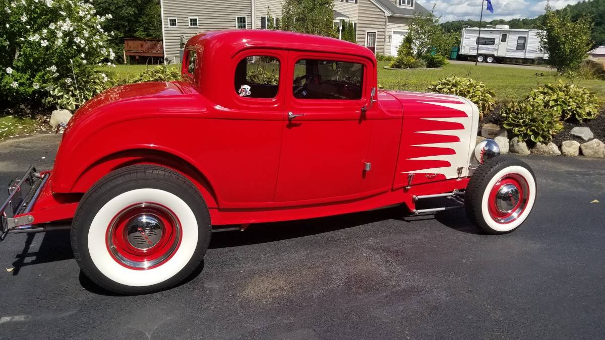 SOLD - 1932 Ford Five Window Coupe - high end Build, SBC, AC, show quality!