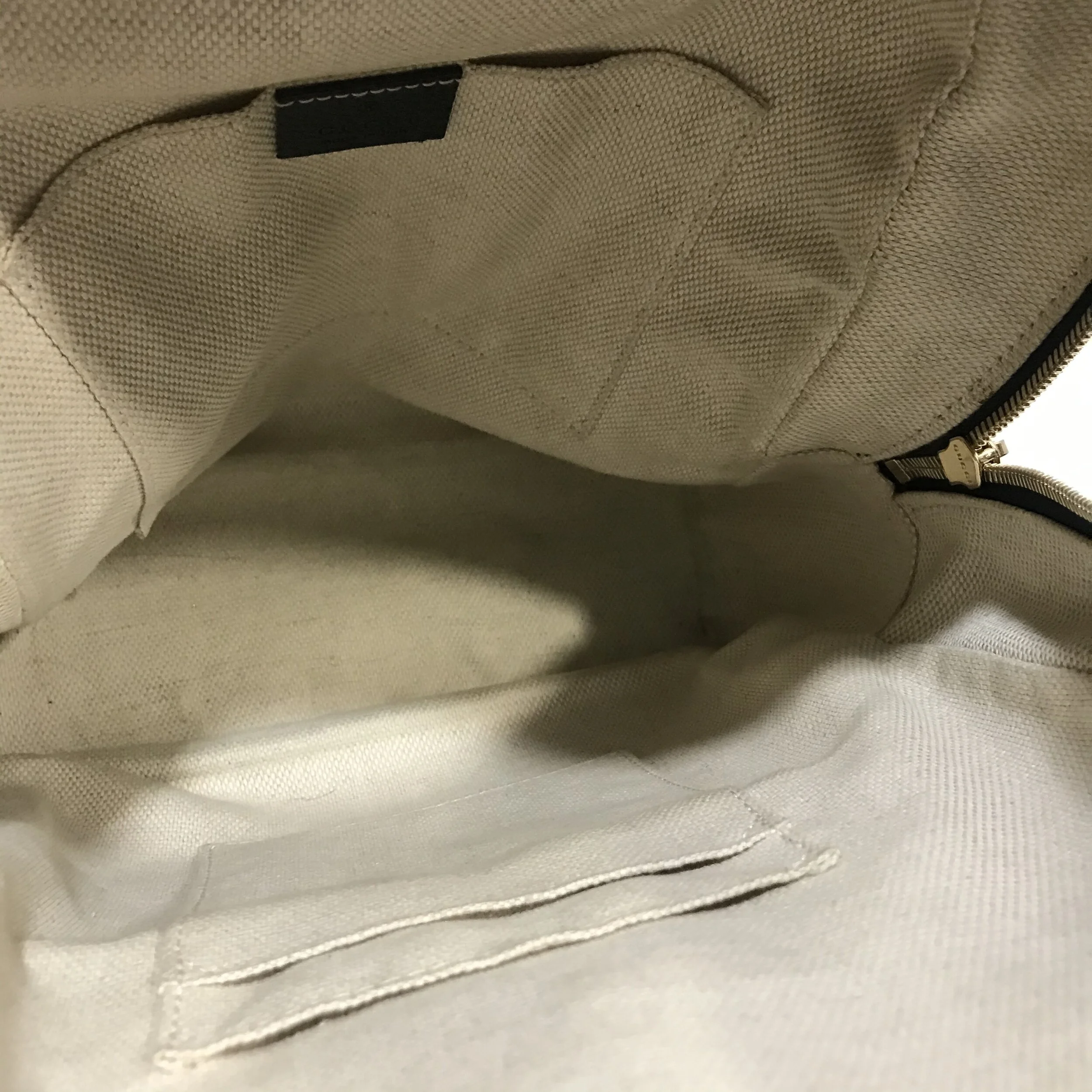 2B75B317-F9A7-4E53-8DB5-91F3C49EE1EA