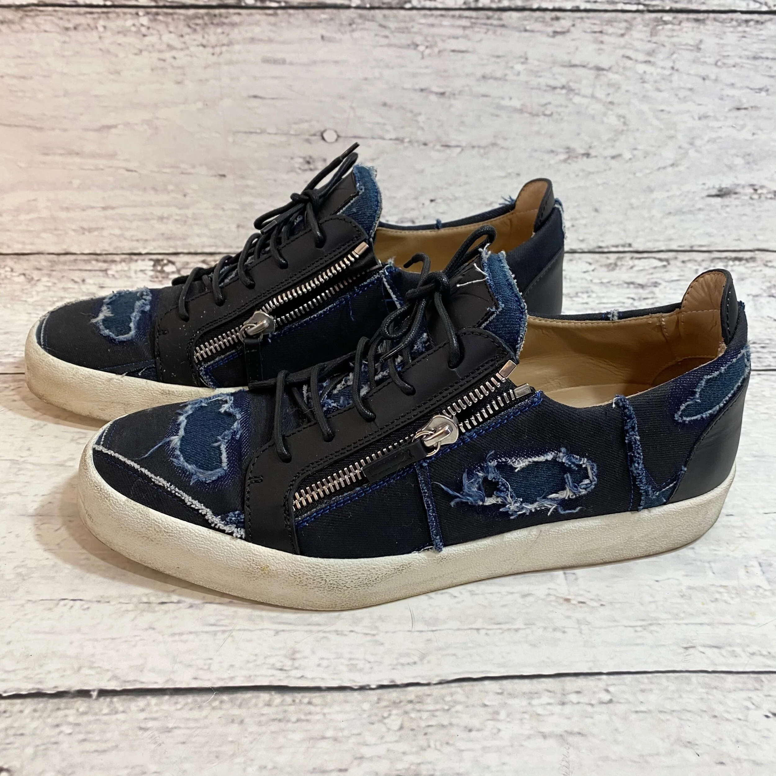 5D5122B7-76F2-4004-9431-C7F96A5A69D4