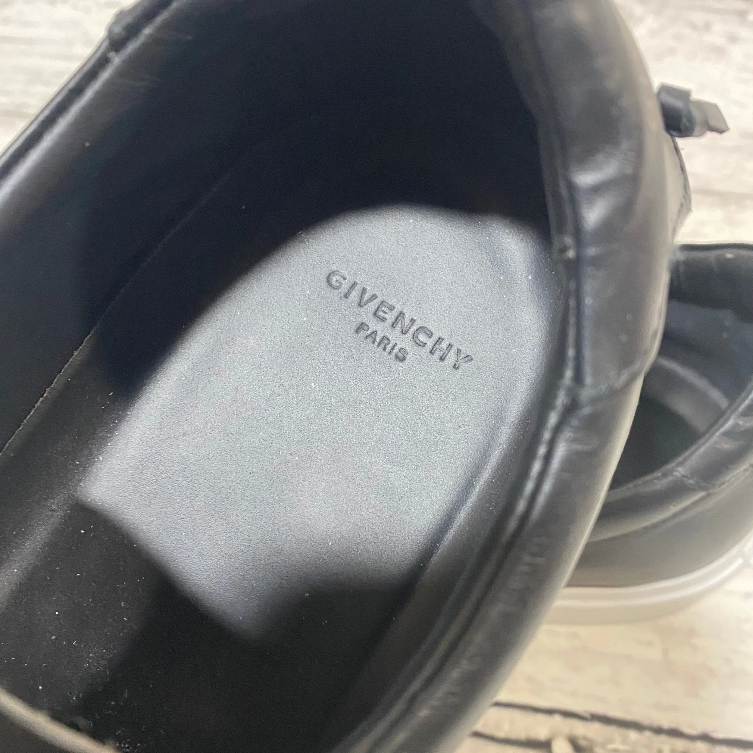 B93F3E9F-4FDF-4ECC-88F0-7133D79F49F3