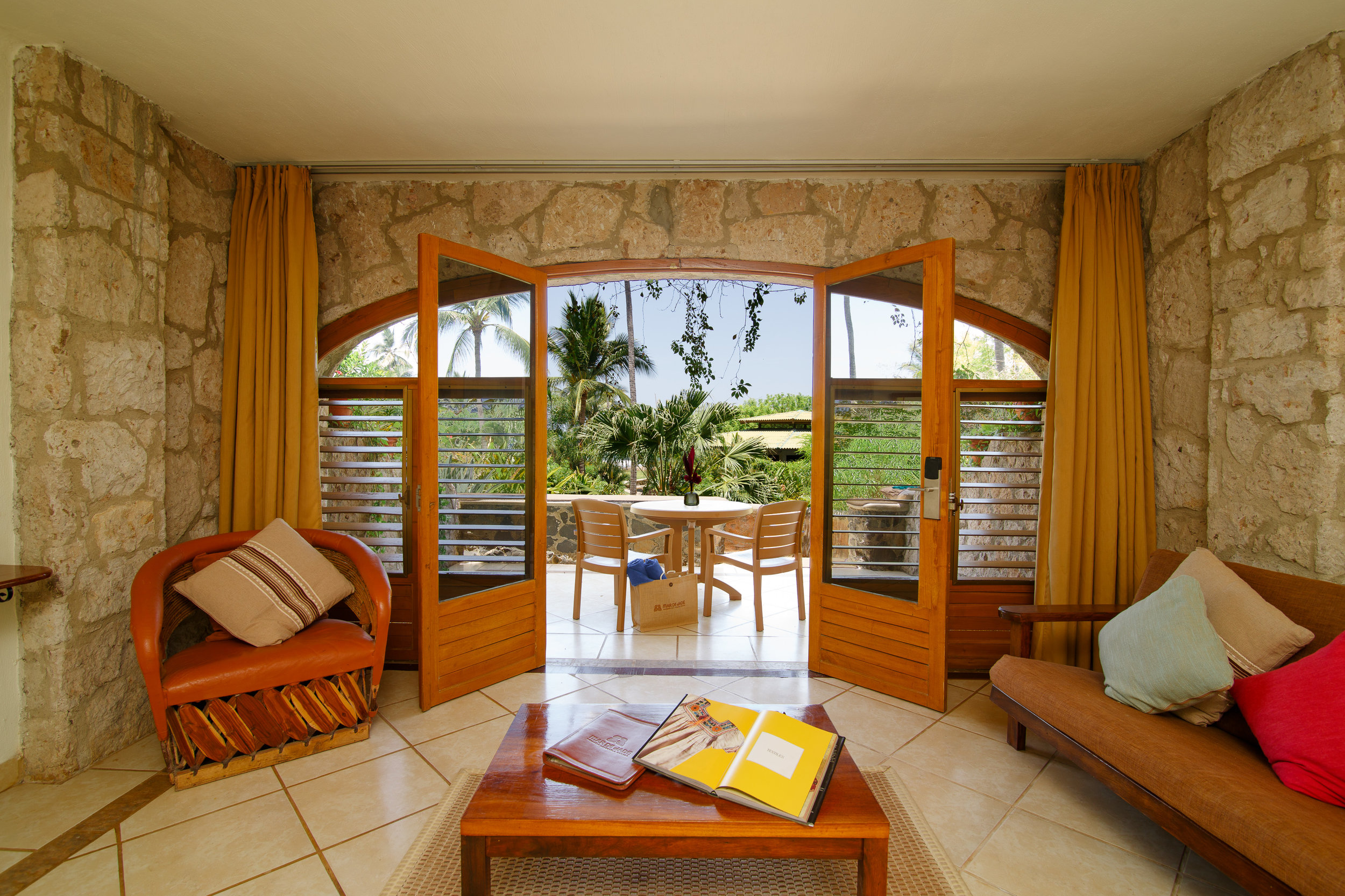 GARDEN ROOM