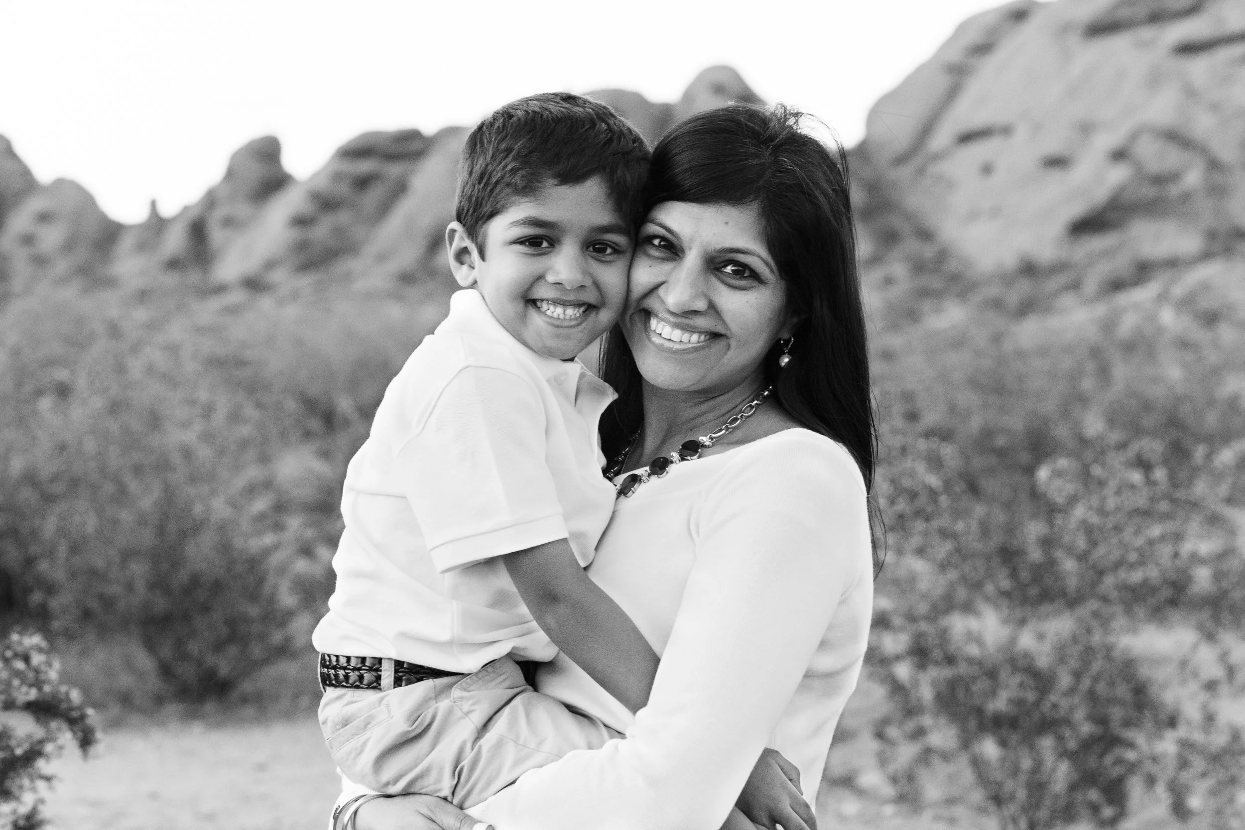 Monas Family-1-3.jpg