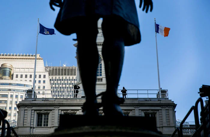 Weather and Visiting Senator Steal the Show at de Blasio Inauguration New York Times