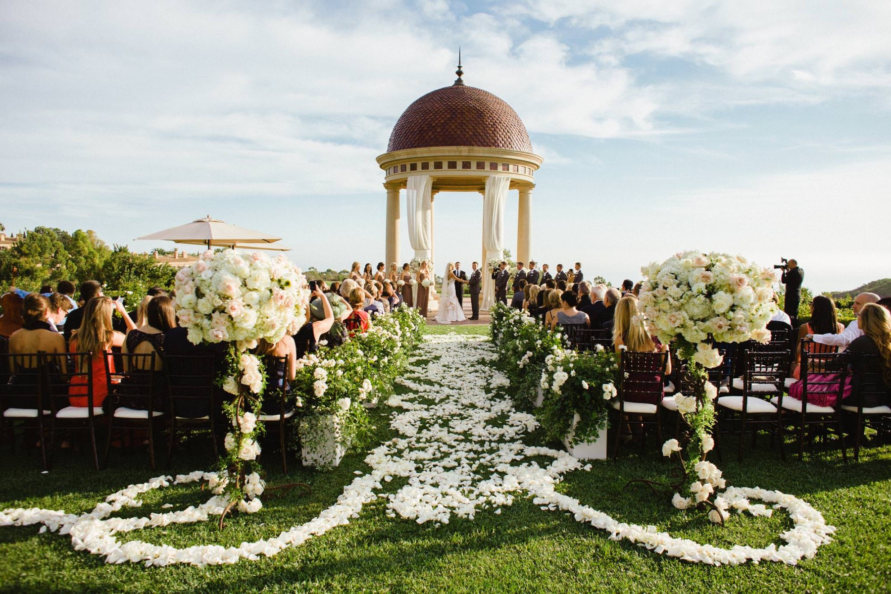 nisies-enchanted-florist-orange-county-Lindsay-and-Anthony-Pelican-Hill-Resort-wedding-5.jpg