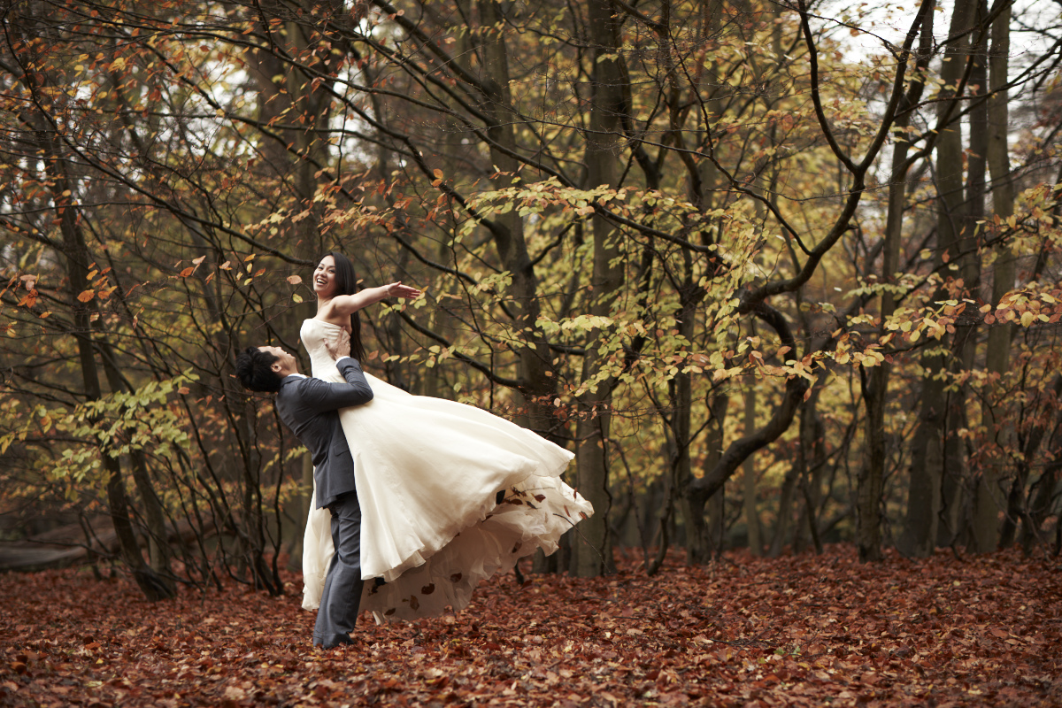 12-autumn-inspired-wedding-shoot-wellies-trash-dress.jpg