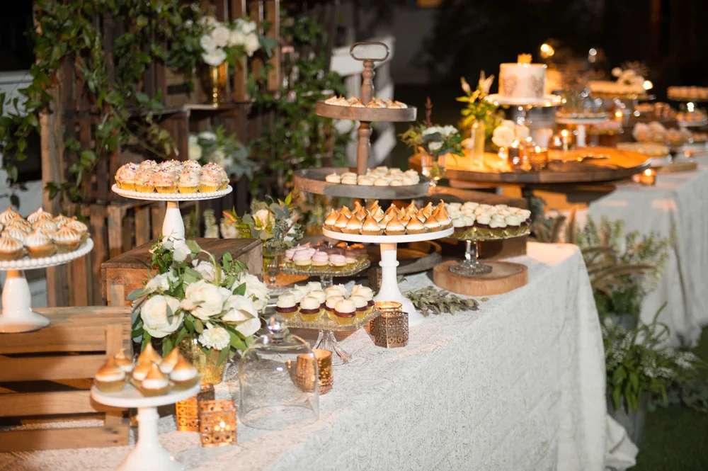 27_Rustic-Dessert-Display_sweet-and-saucy-shop.jpg