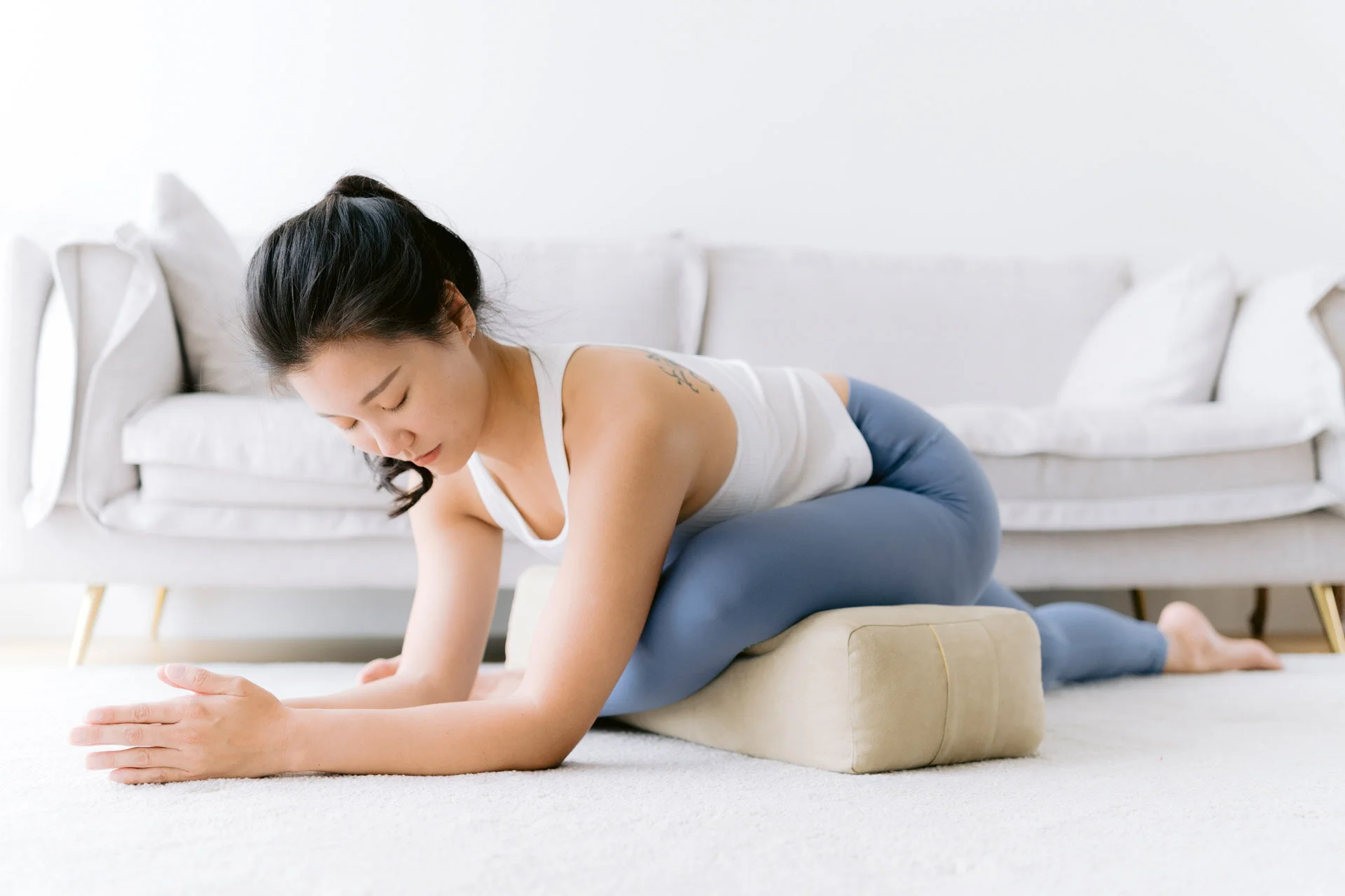 Sofi &amp; Suzy 瑜伽老師形象