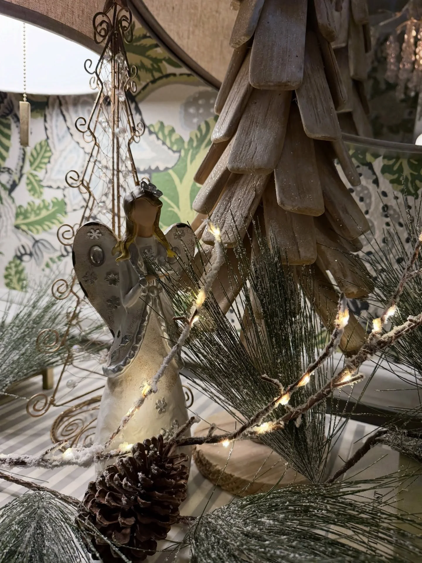 Wishing everyone, near and far, a very Merry Christmas. 🎄❤️