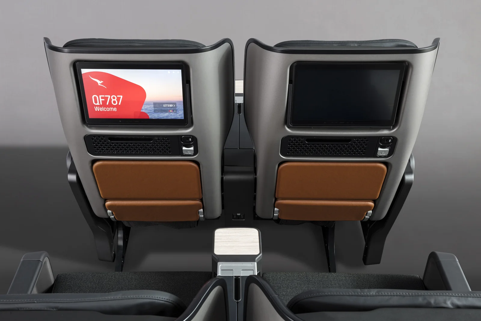 10 Caon_QF+Seats_0A8A7573_DE_v3_SML.jpg