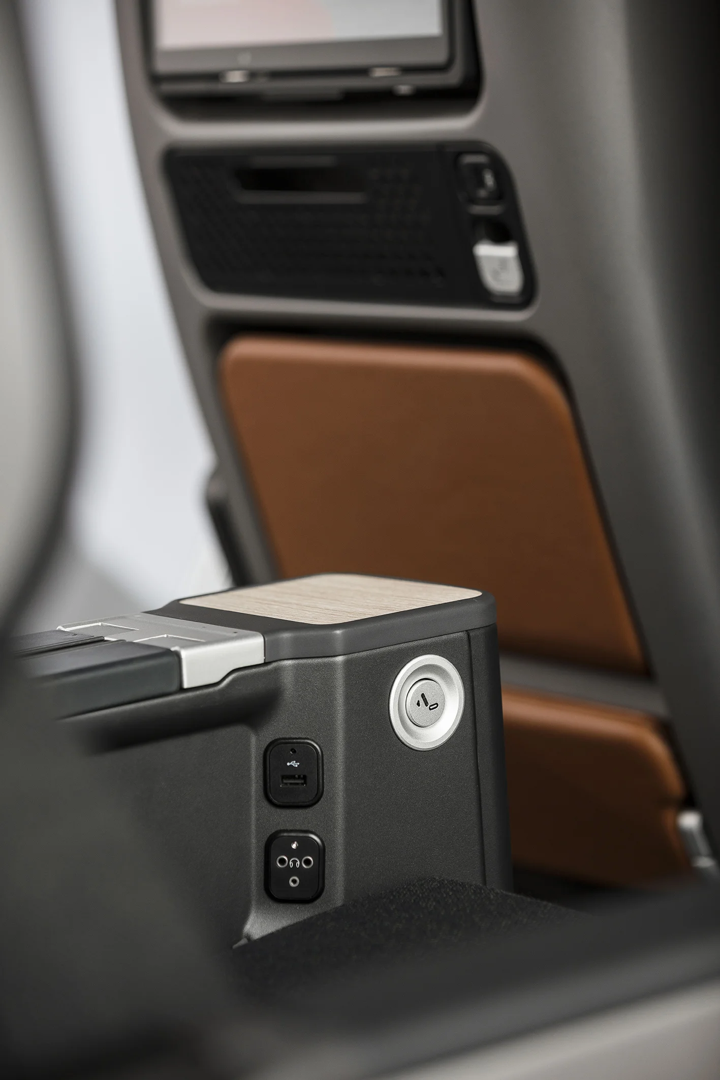 09 Caon_QF+Seats_0A8A7605_RT.jpg