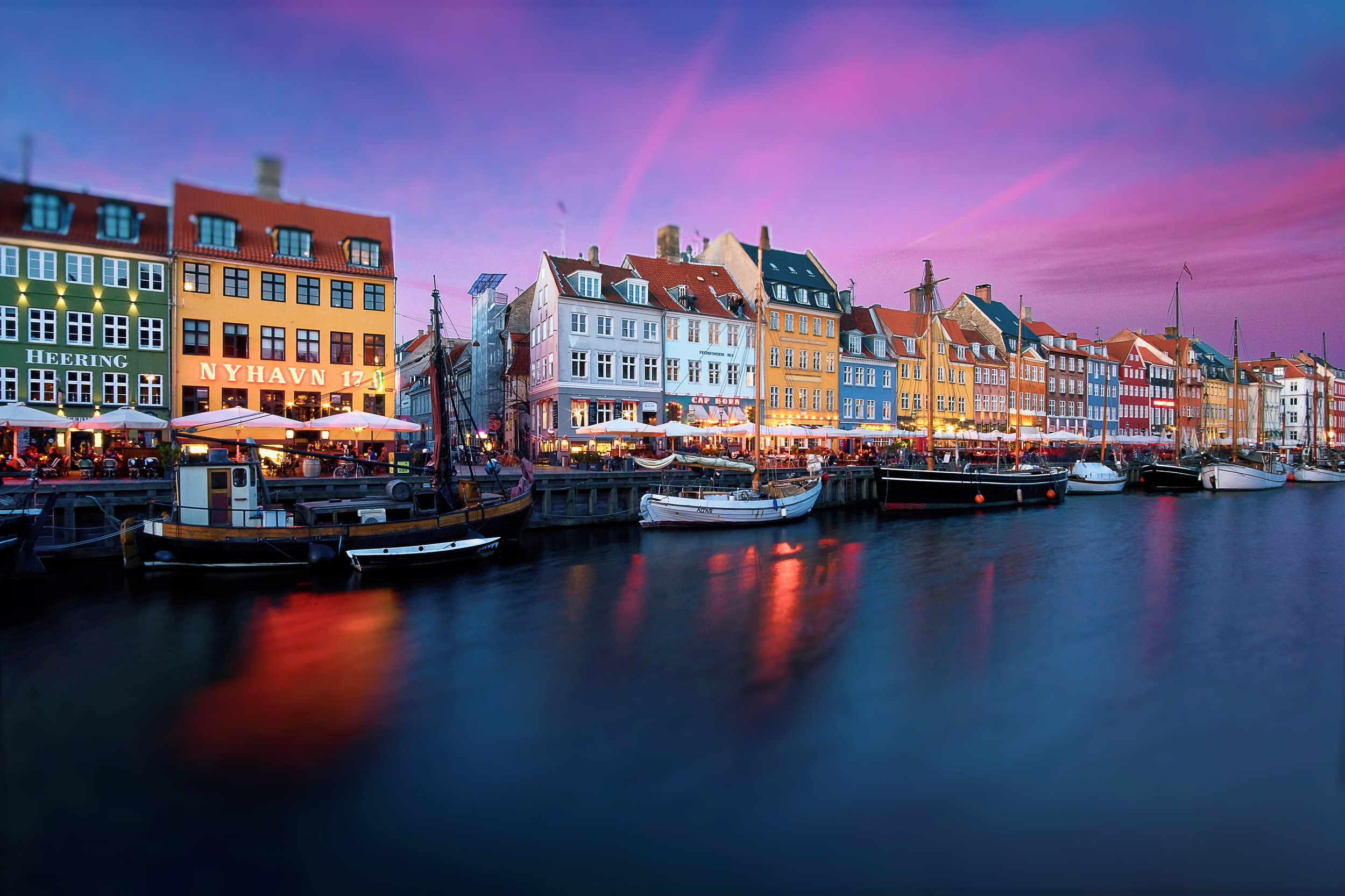 NYHAVN AT DUSK