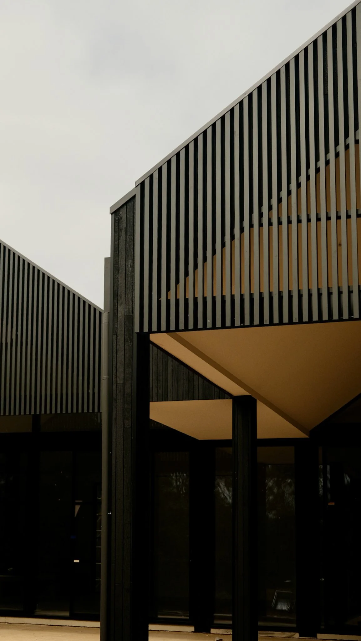 A Contemporary Coastal Retreat: Modified Scandi House, Aireys Inlet