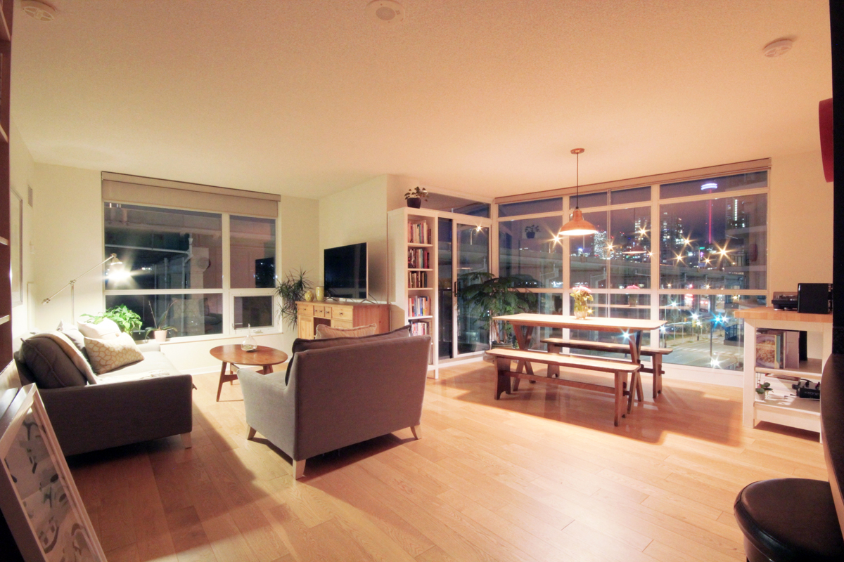 231 Fort York Blvd - 01 Living 1.jpg