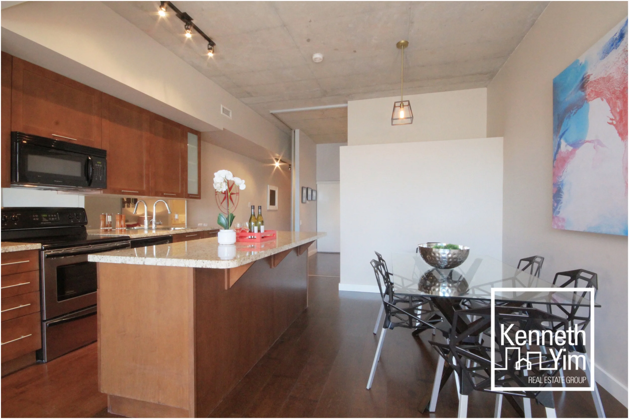 SOLD: LARGE LOFT WITH SAME FLOOR PARKING (NO ELEVATORS!)