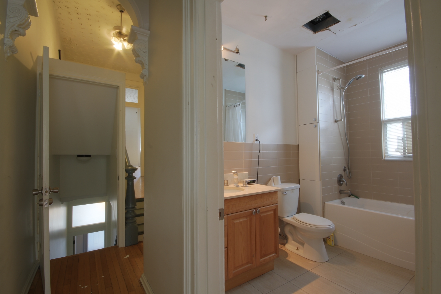 101 Upstairs Bathroom.jpg