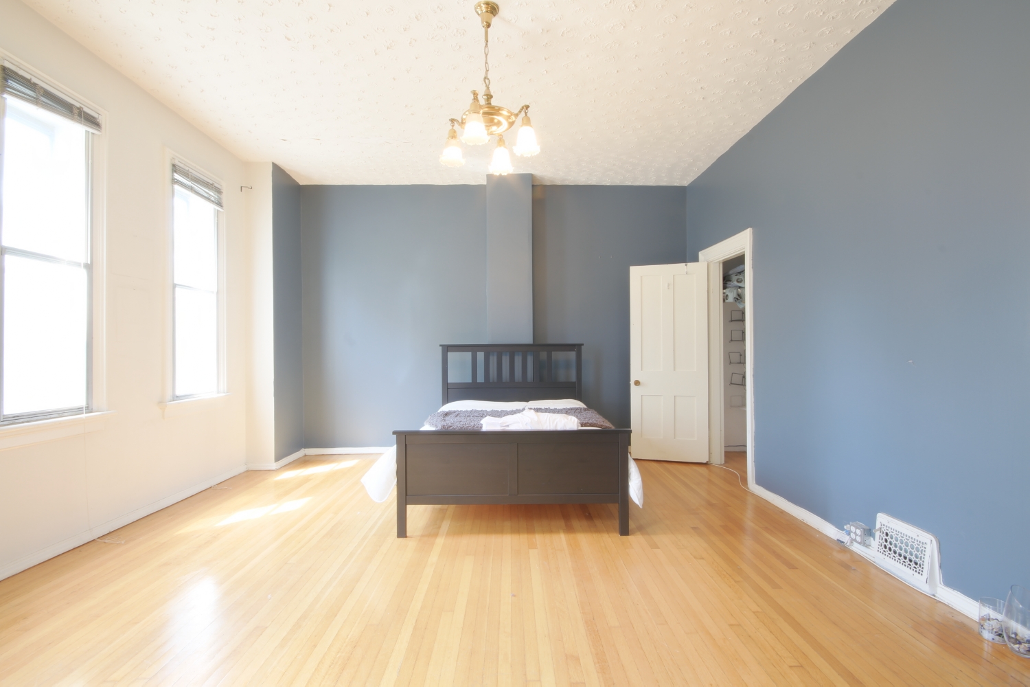 102 Upstairs Master Bedroom 1.jpg