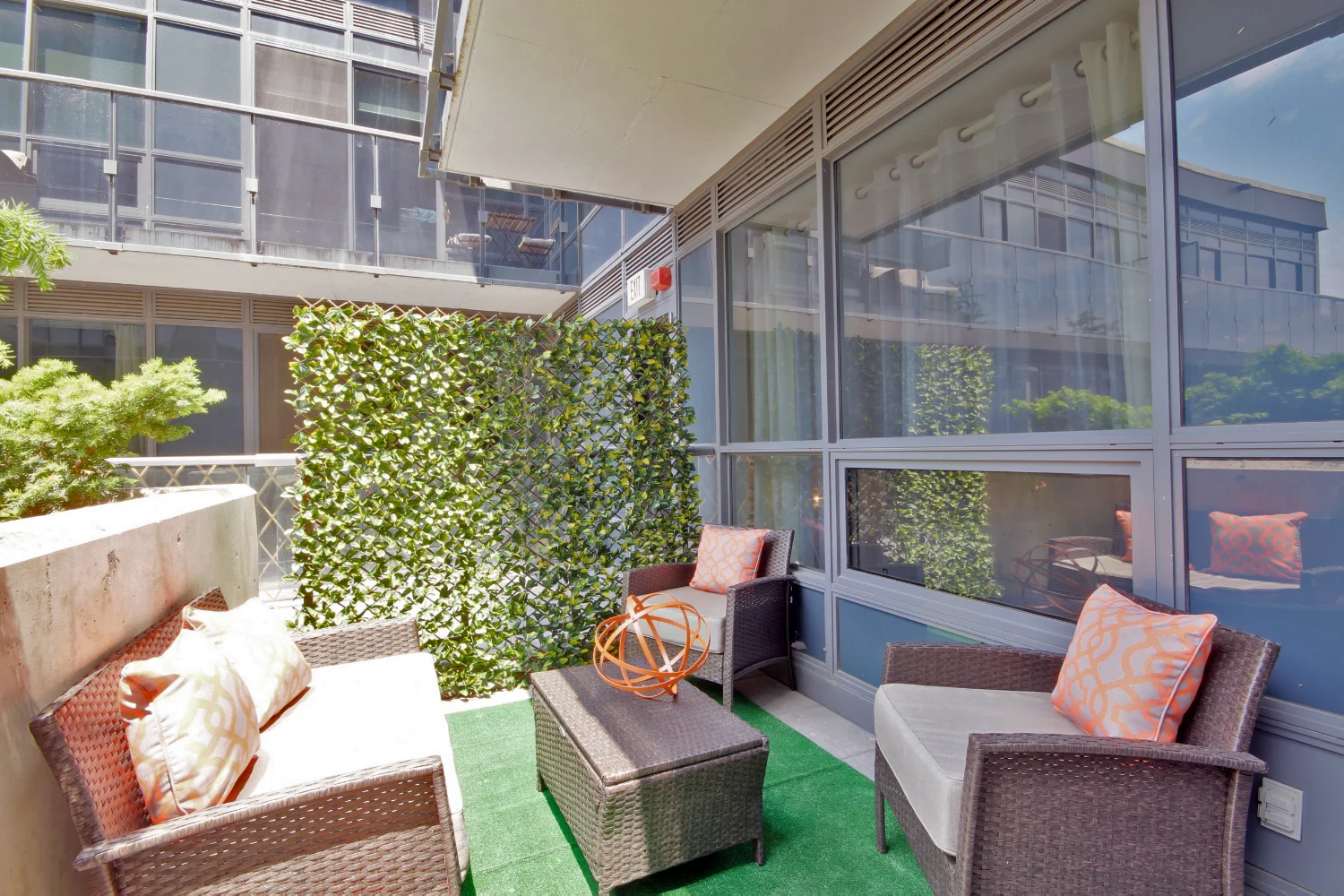01 - Terrace 2.jpg
