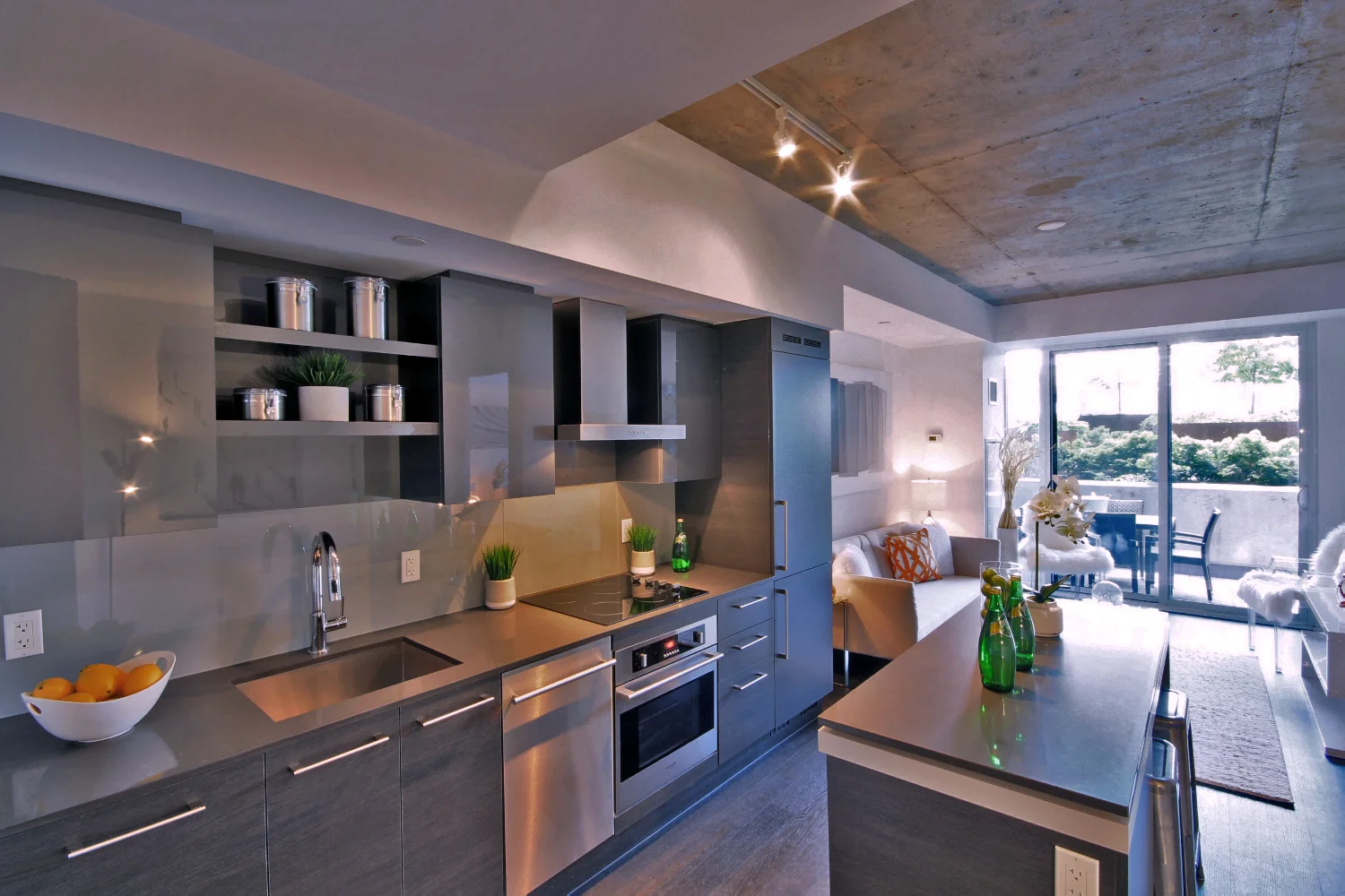 03 - Kitchen.jpg