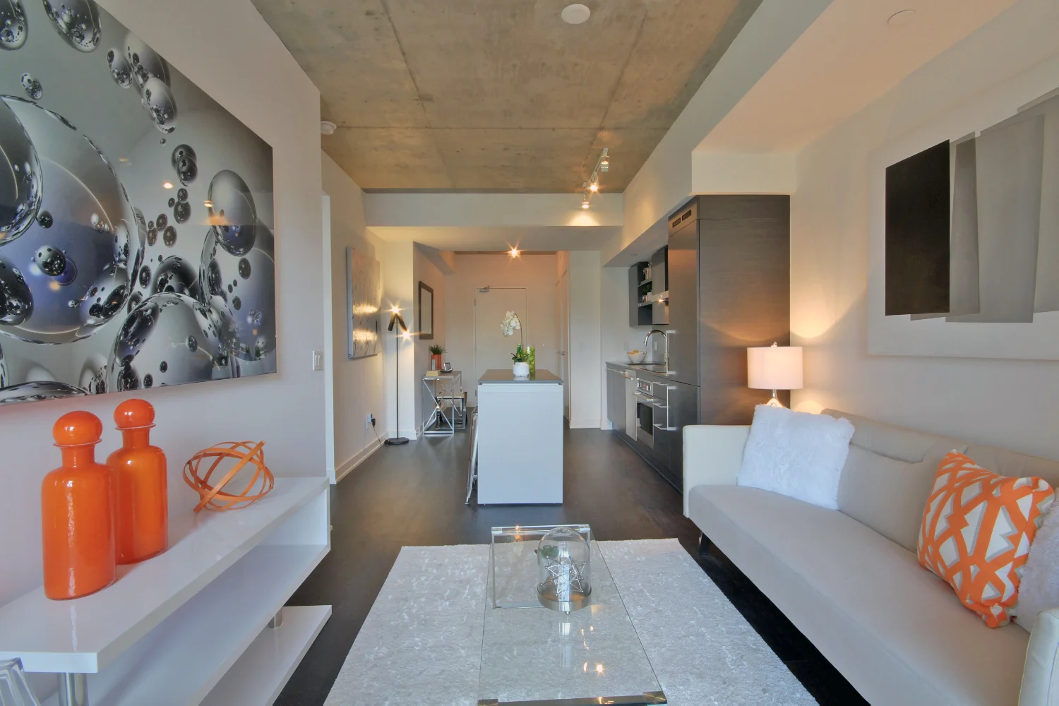 07 - Reeverse Inside.jpg