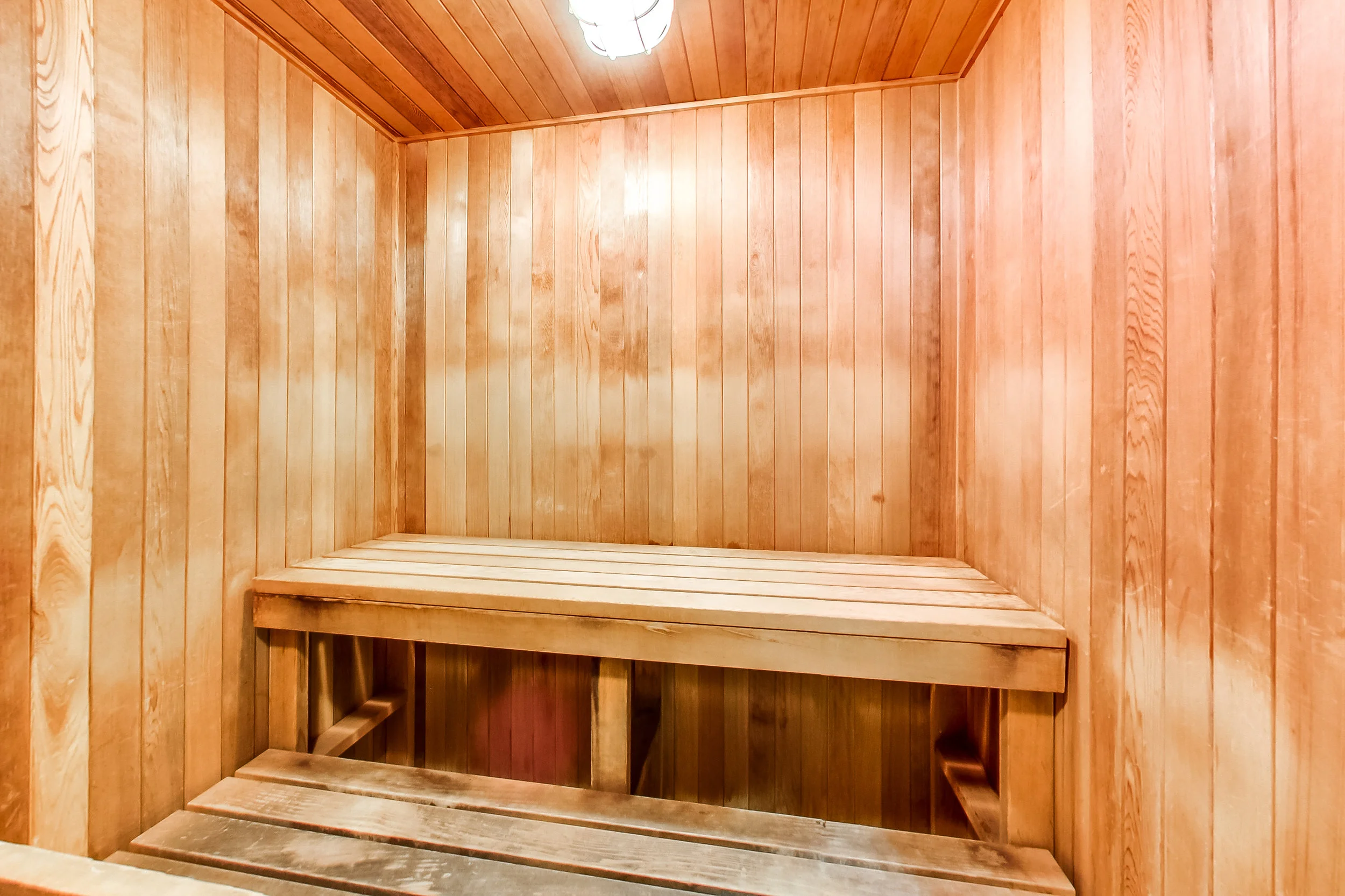 17. Sauna.jpg