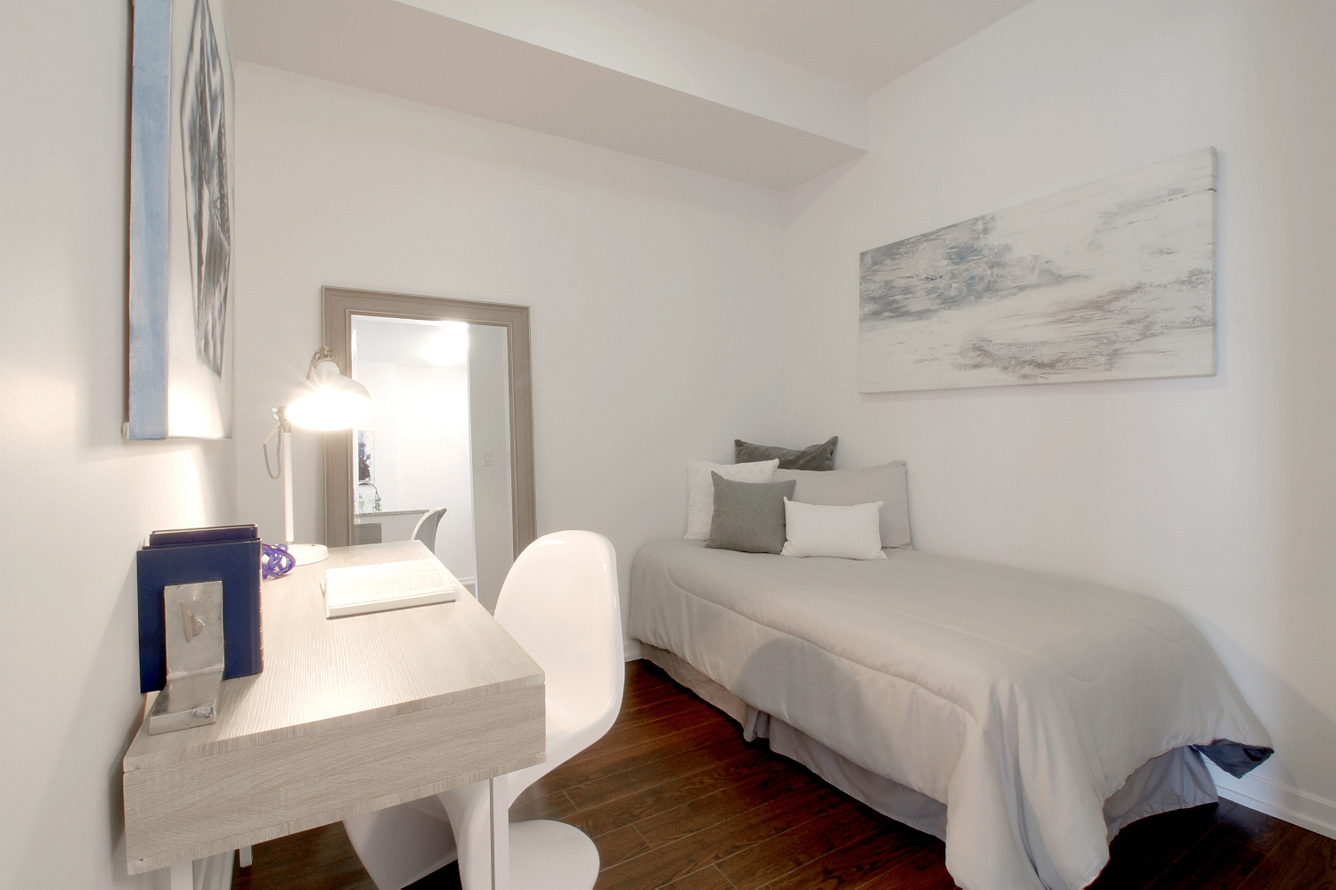 10. 2nd Bedroom.jpg