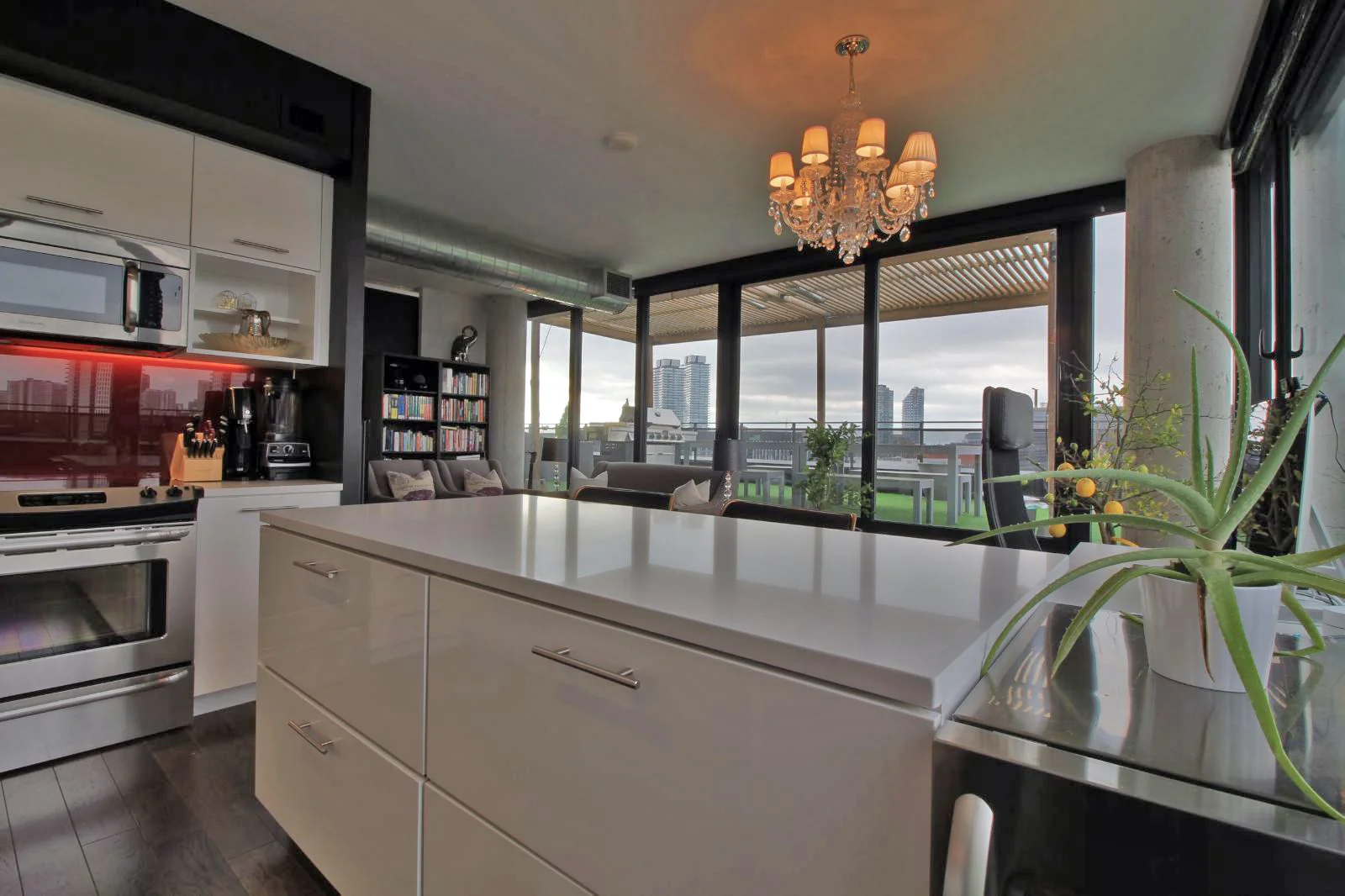 15 - Kitchen 5.jpg