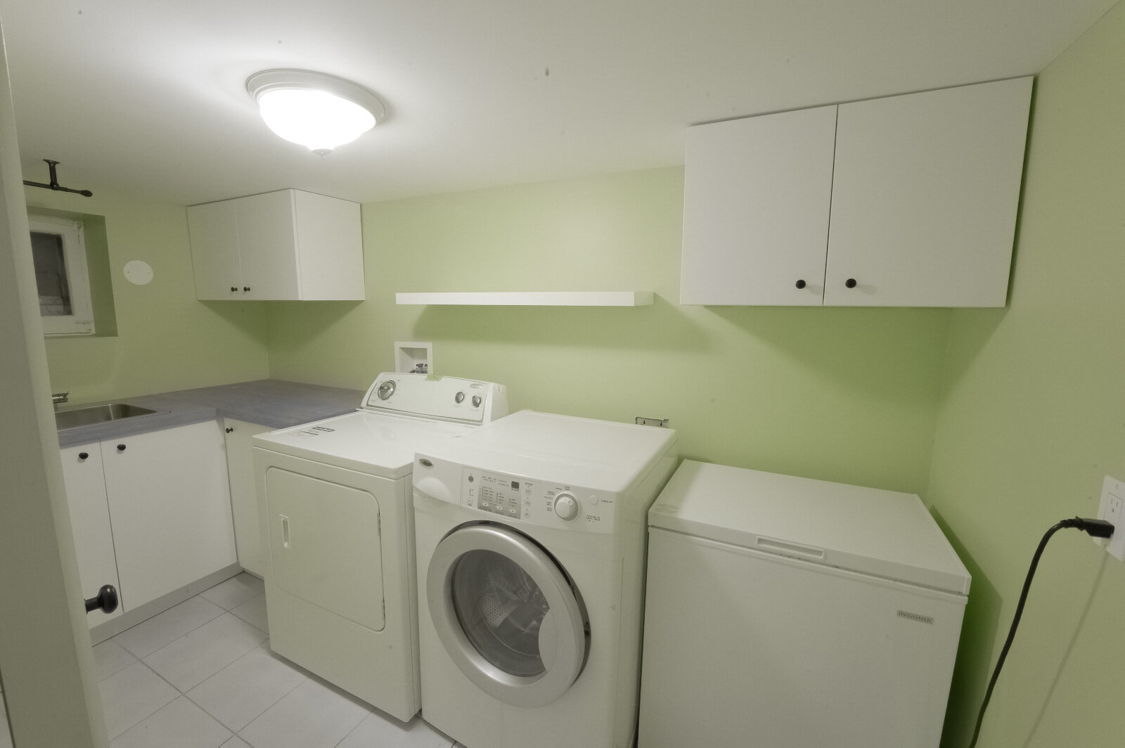 15 - Laundry Room (1).jpg