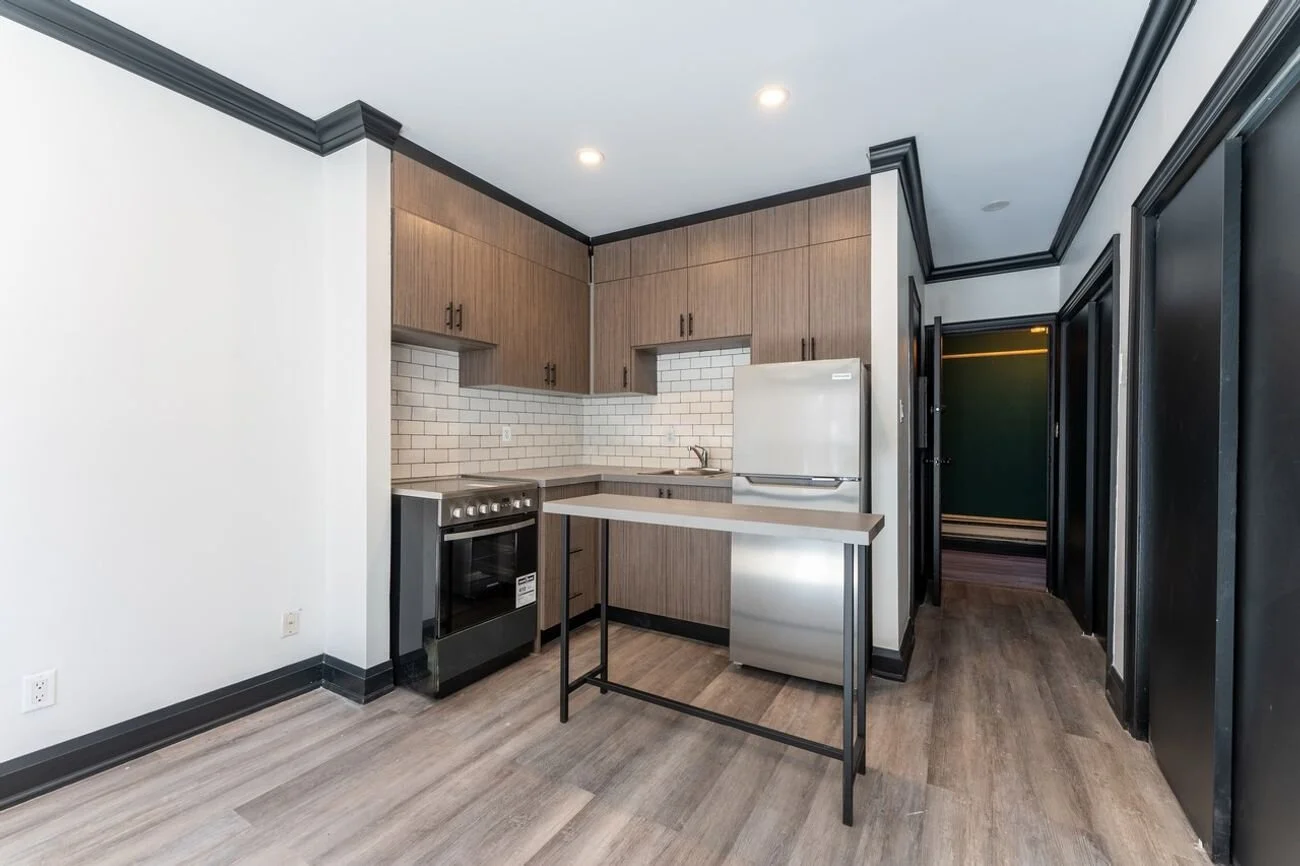 LEASED: 54 Kensington Avenue, Unit 3