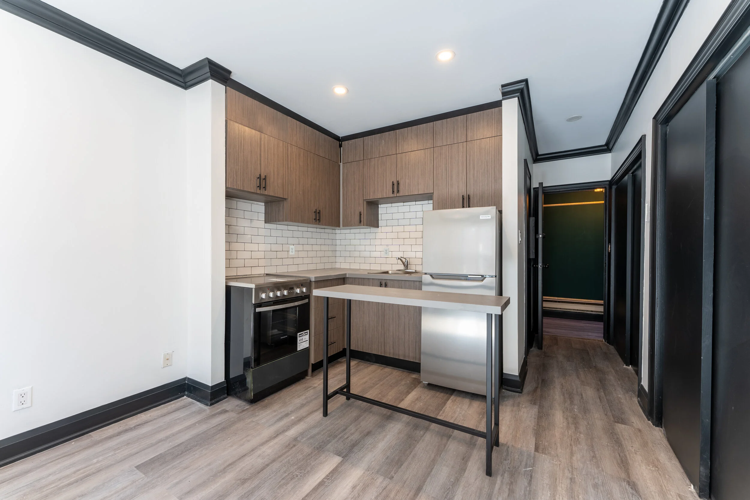 LEASED: 54 Kensington Ave #3