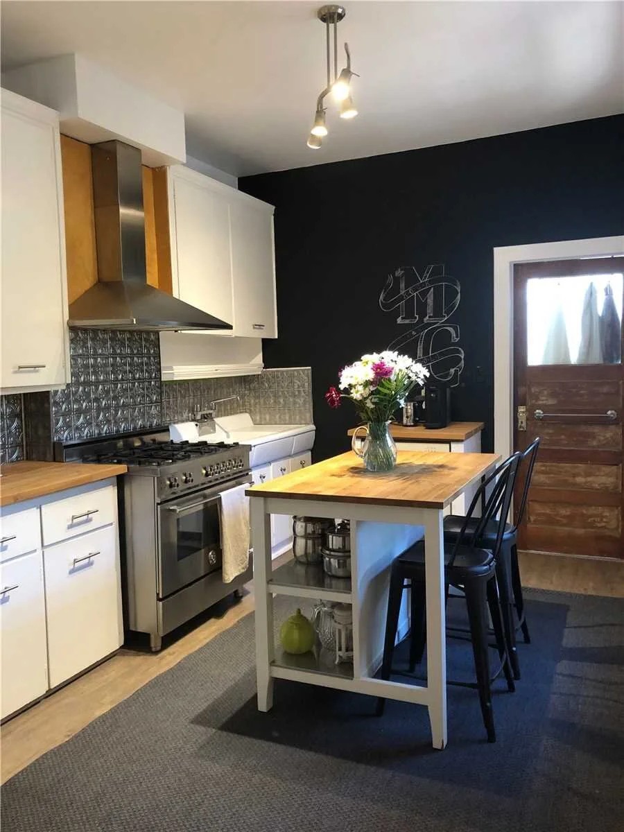 LEASED: 114 Manning Avenue