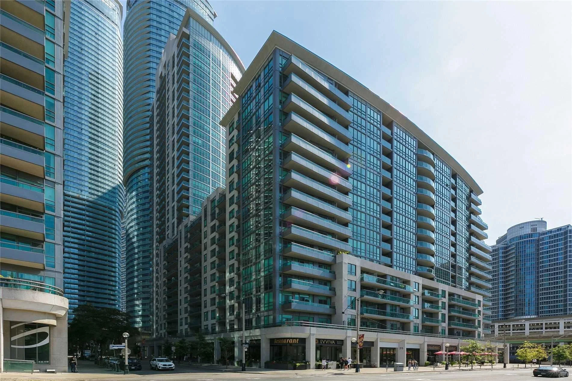 LEASED: 25 Lower Simcoe Street 1002