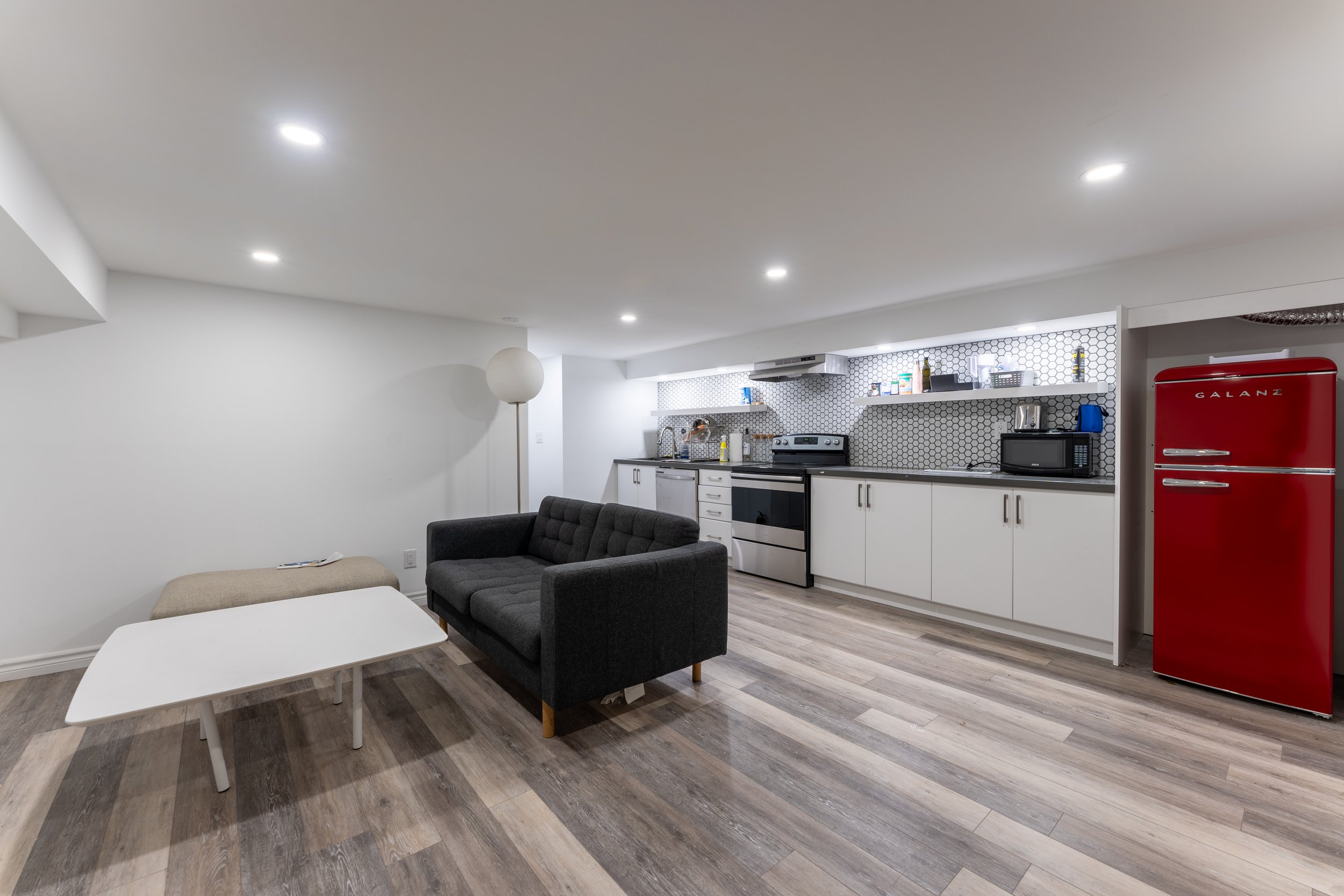 09 -DSC02716-HDR - Basement Kitchen.jpg