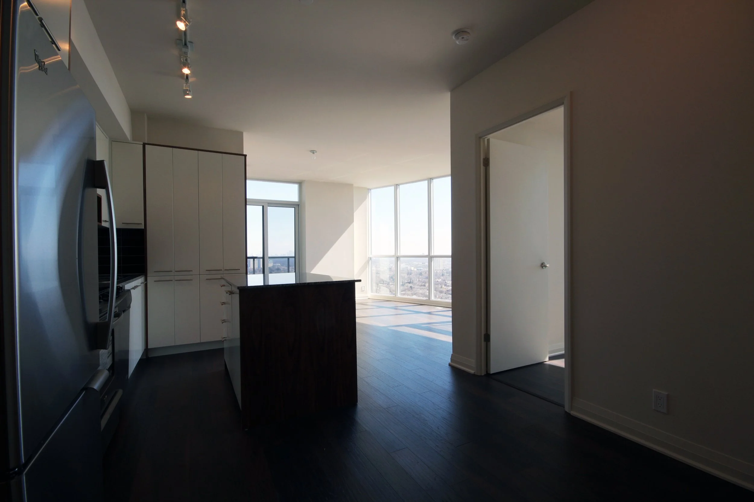 5 Valhalla Inn Road - 01 - Living Area and Kitchen 2904.jpg