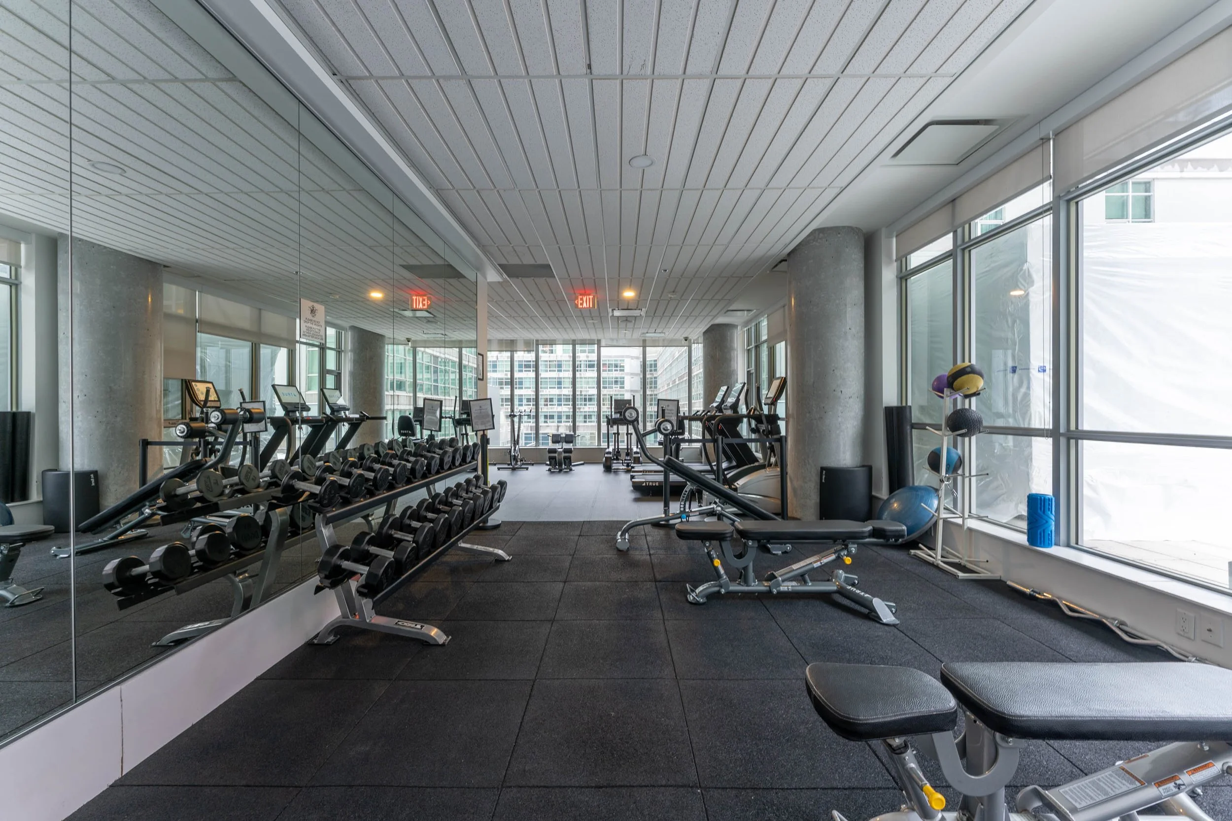 25 - DSC08987-HDR - Gym.jpg