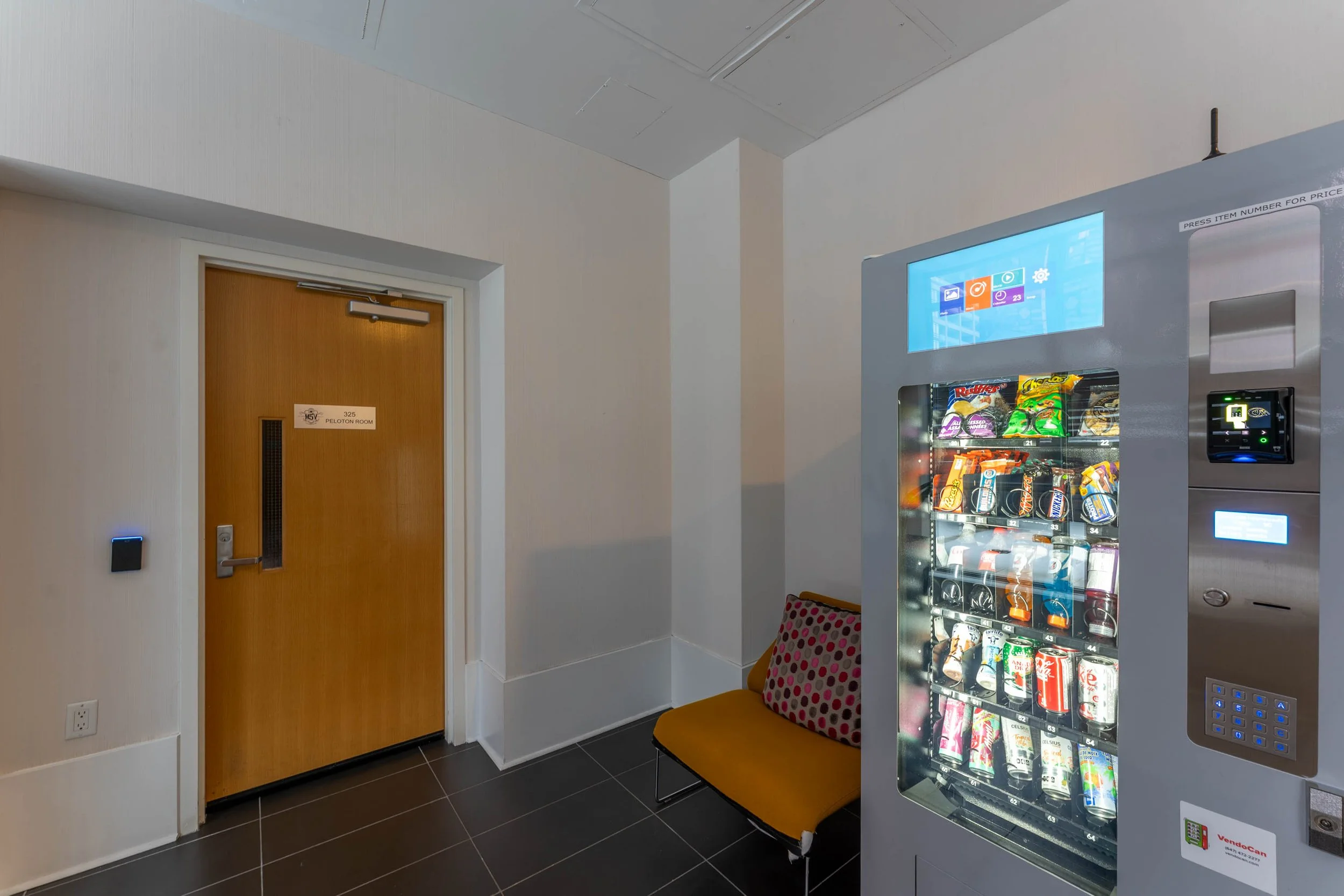 28 - DSC08996-HDR - Vernding Machine.jpg