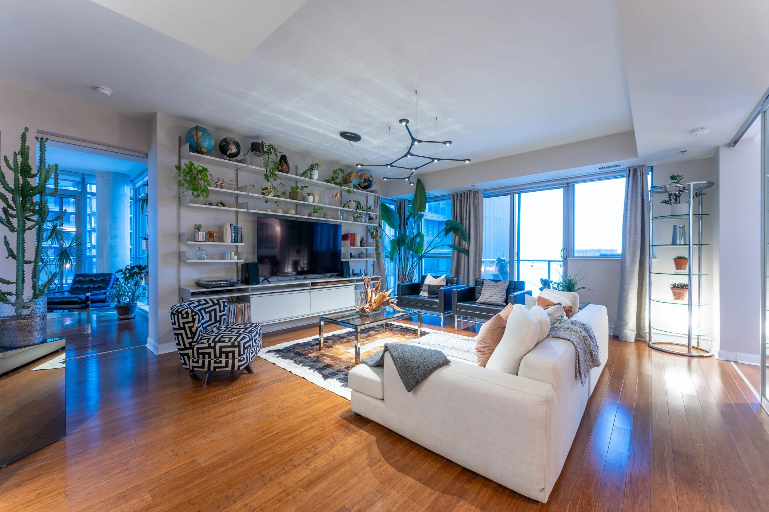 FOR SALE: 375 King Street West #2903 (M5V Condos)