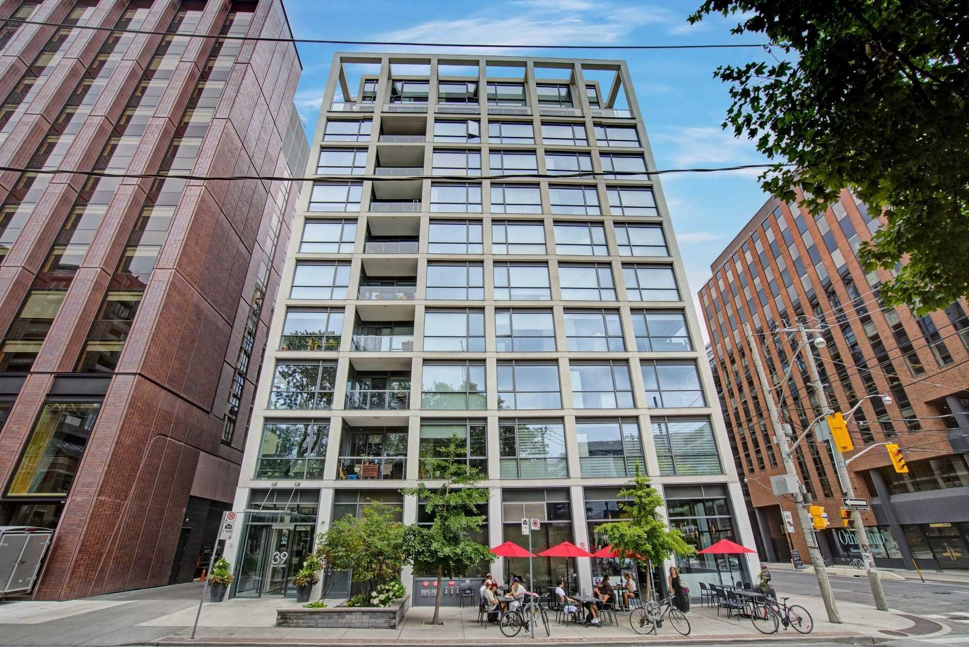 FOR LEASE: 39 Brant Street 808