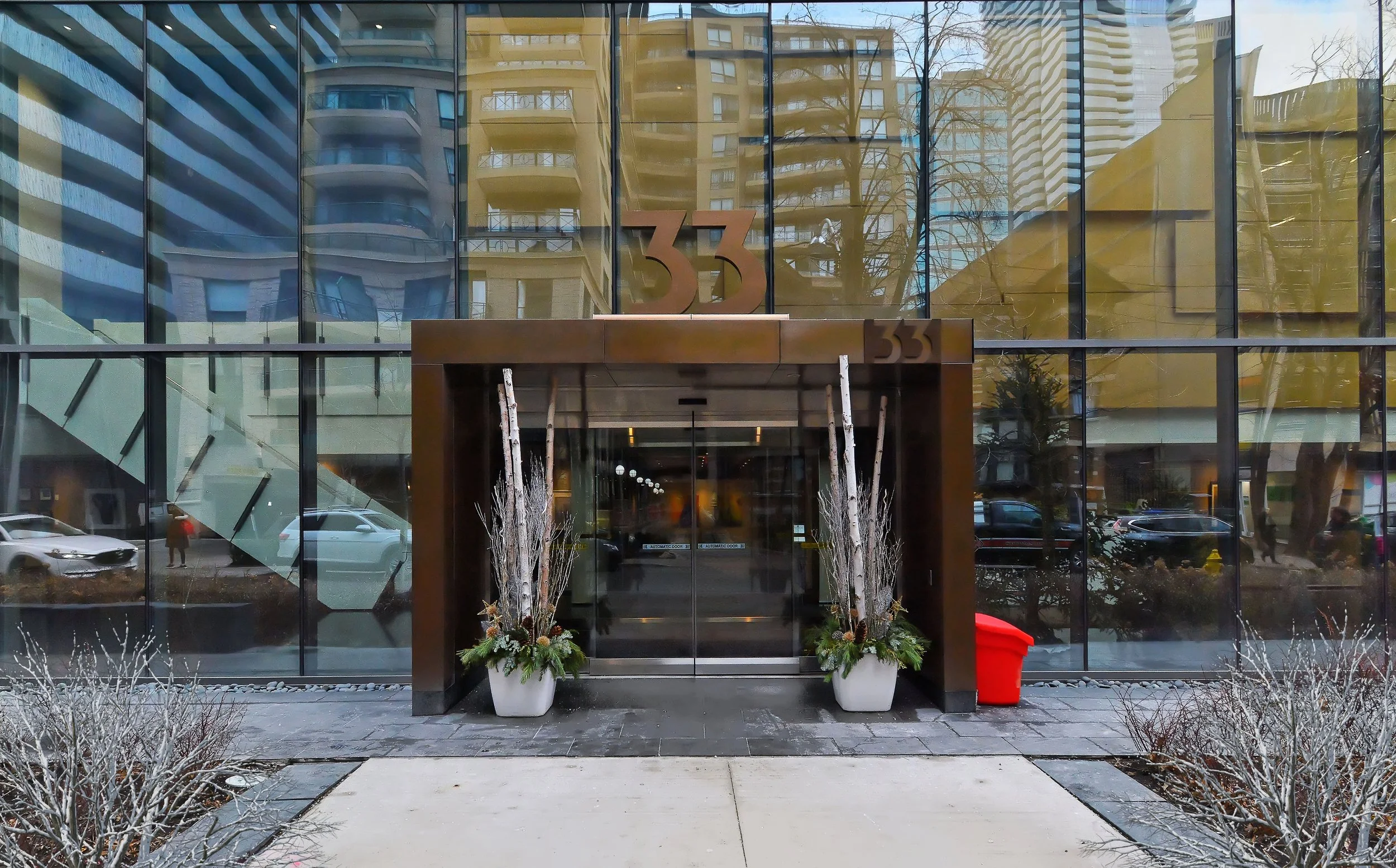 FOR LEASE: 33 Charles Street East #3902