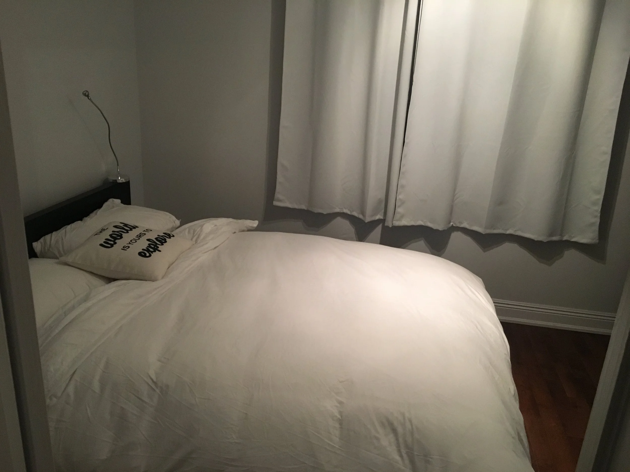 5 - Main bedroom.JPG