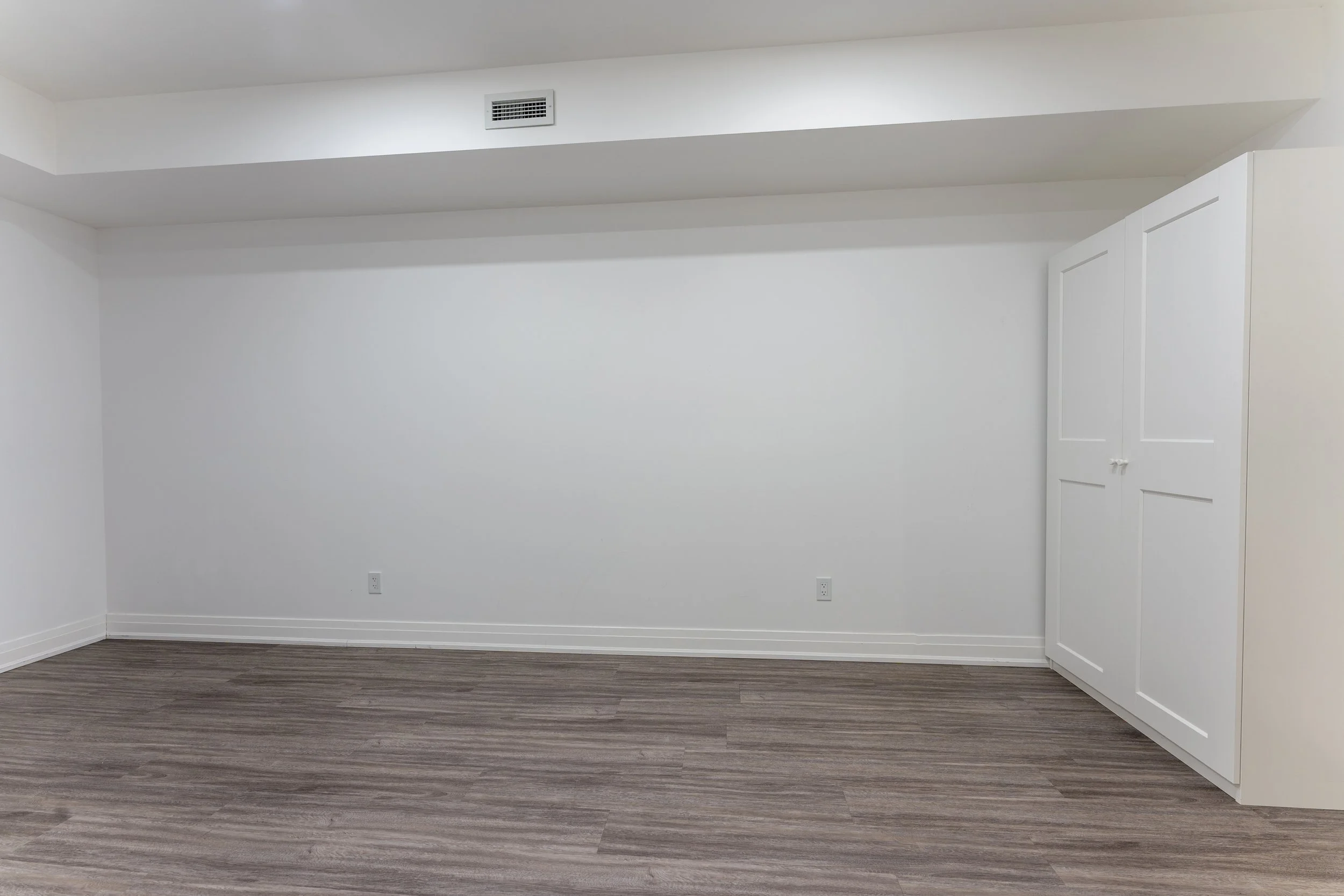 09 - DSC00183-HDR - Bedroom 2.jpg