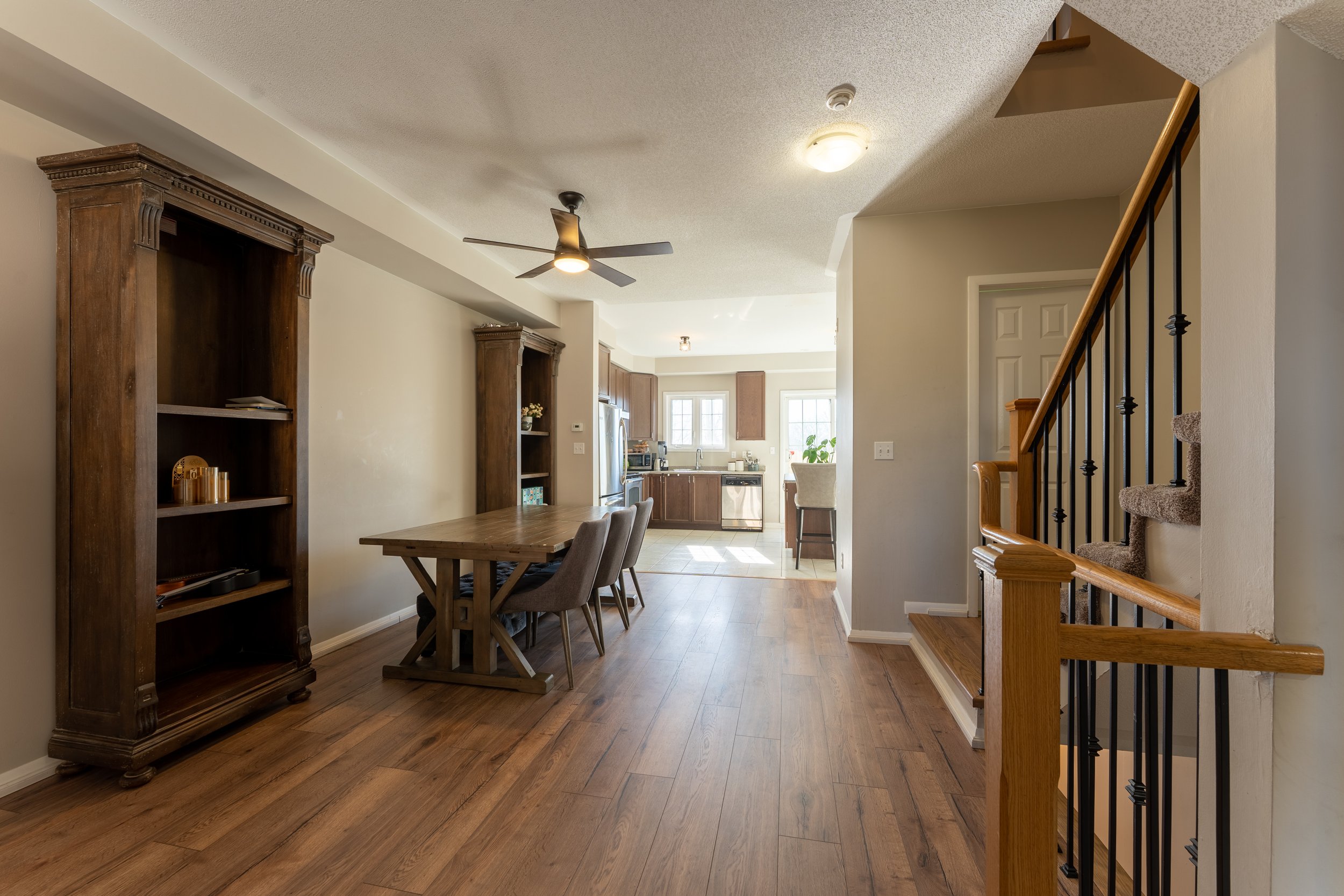 FOR LEASE: 1250 St Martins Drive #14
