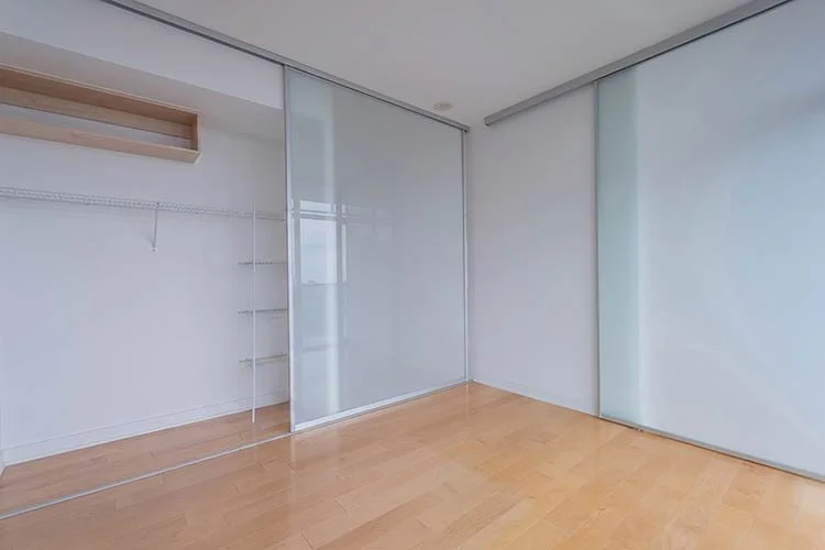 040-Shown-With-Privacy-Sliding-Doors-Drawn.jpg
