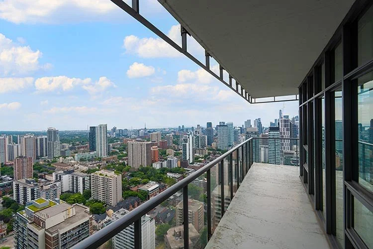 026-A-Wrap-Around-Panoramic-Terrace.jpg
