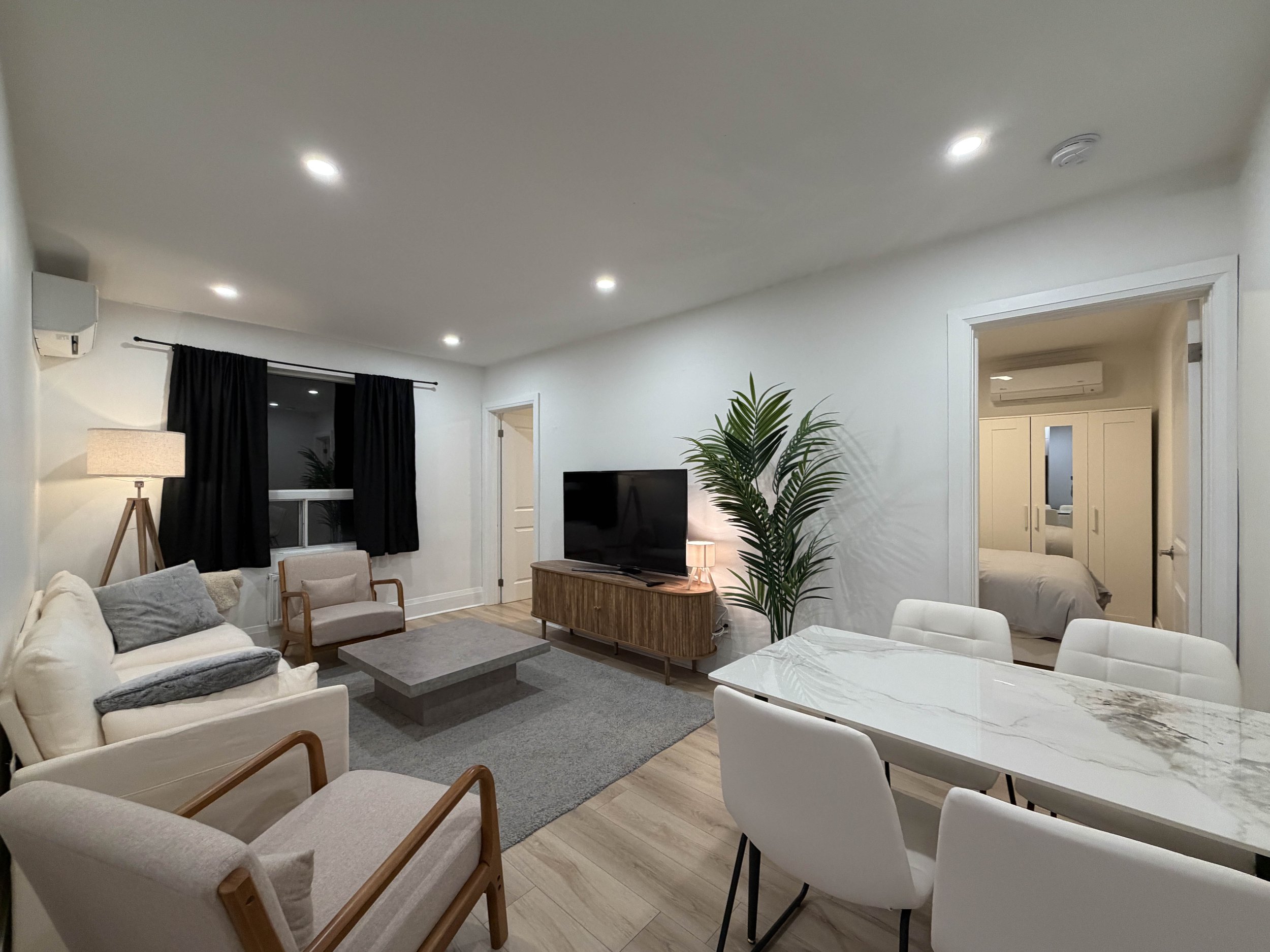 FOR LEASE: 823 Millwood Road #6