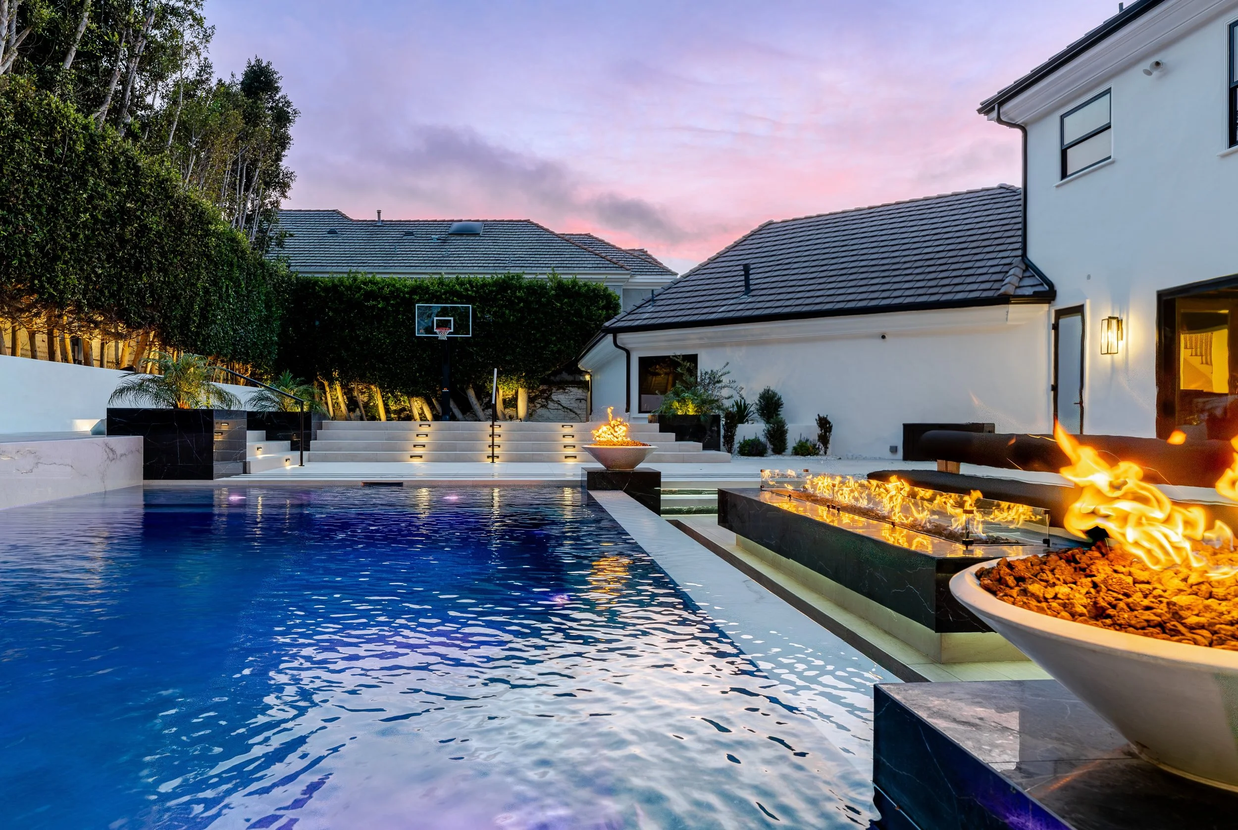 Not For Sale 🪧 
Real Estate Photography isn&rsquo;t just for Realtors 😜 

We loved capturing this backyard remodel, in fact it was really hard to leave so we just stayed through sunset to get these evening shots. 

What&rsquo;s your favorite part? 