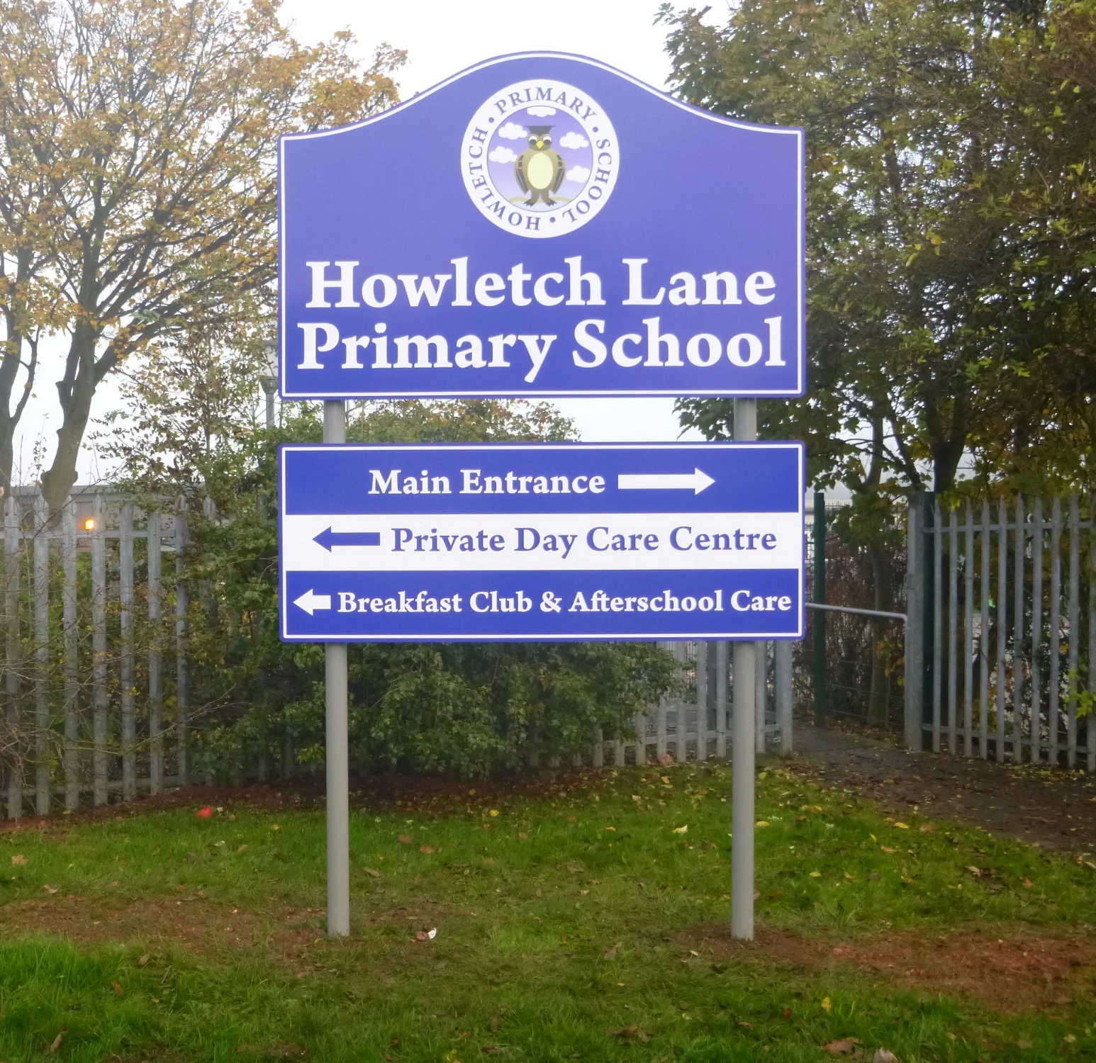 Howletch Lane Primary School Post Sign